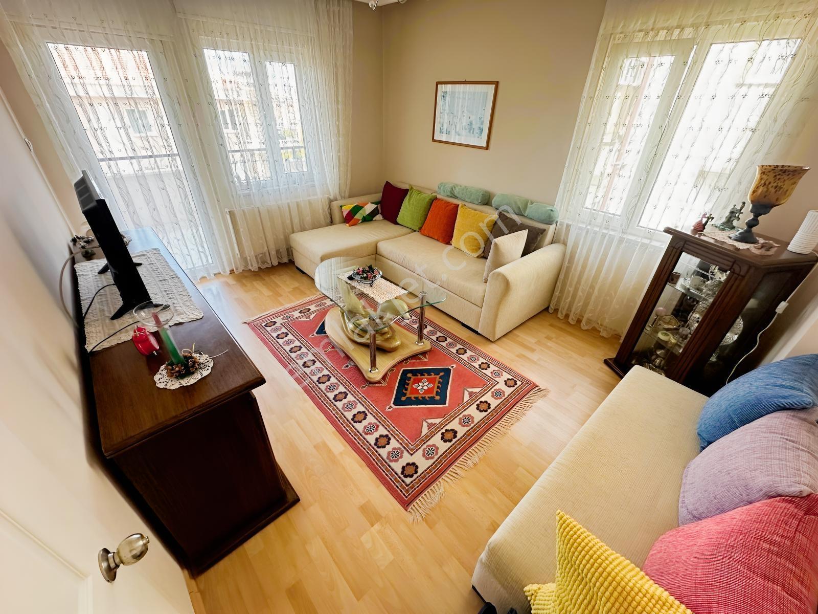 Beşevler Kültür'de | Havuzlu Site Özel Bahçeli 5+2 Satılık Villa — fotoğraf 27