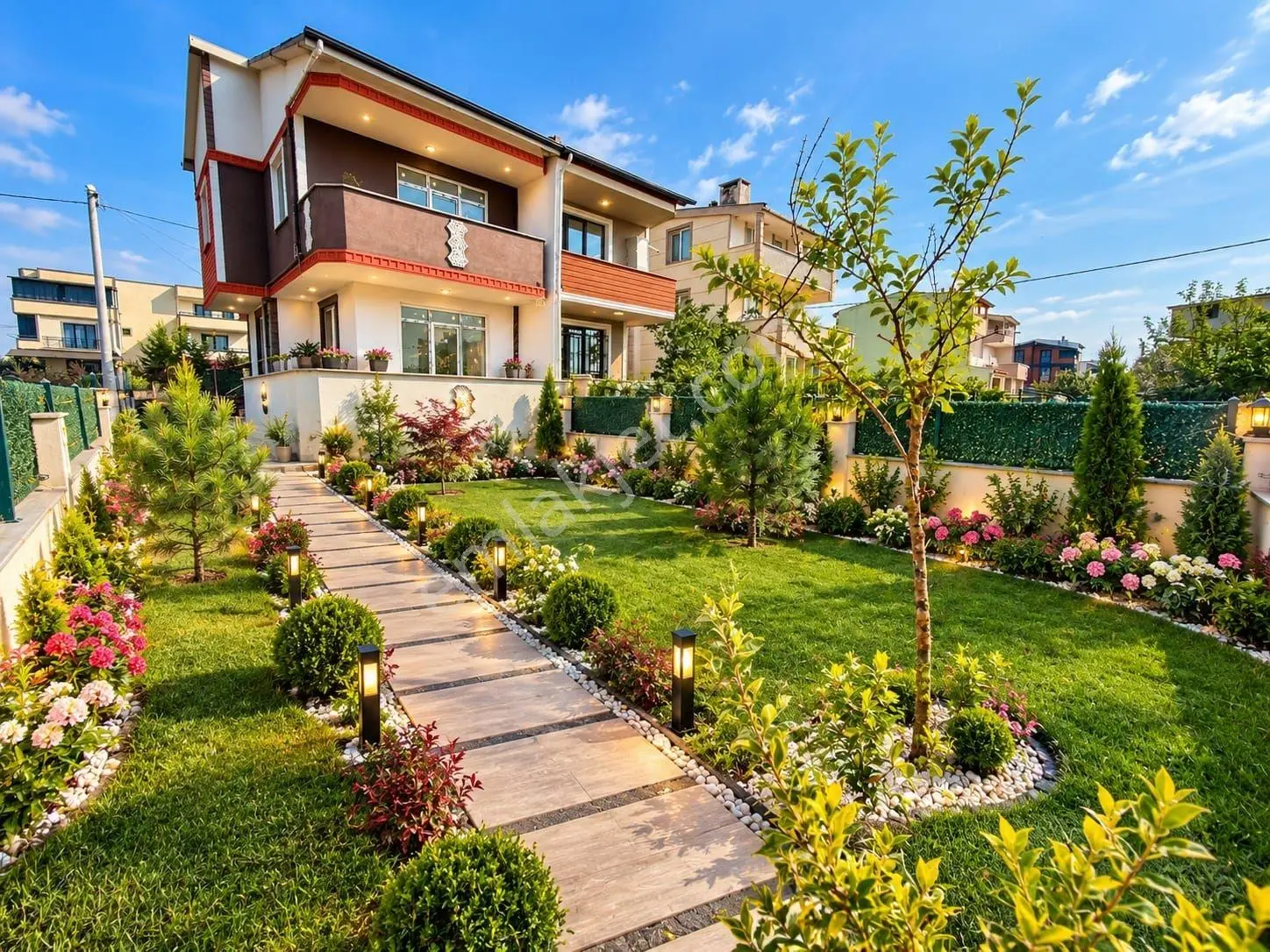 Kartallar-220M² İçerisinde Büyük Bahçeli E5E Yakın Fırsat Yazlık