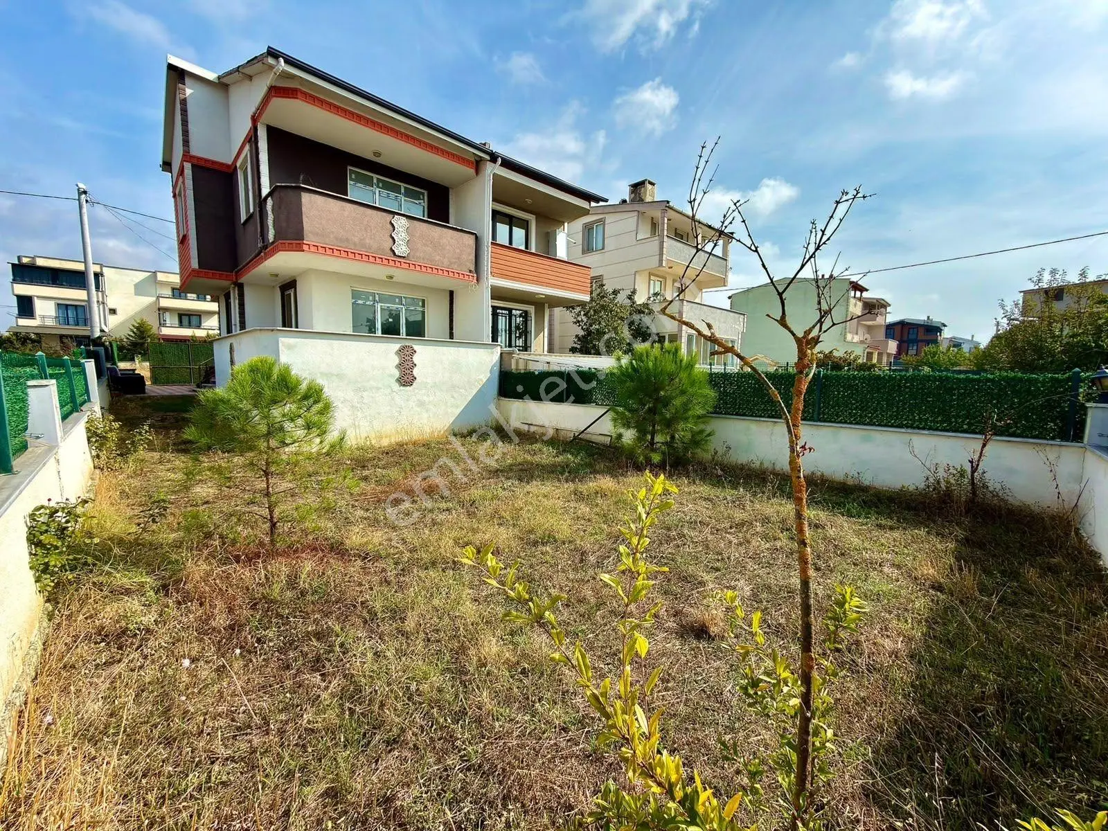 Kartallar-220m² İçerisinde Büyük Bahçeli E5e Yakın Fırsat Yazlık — fotoğraf 2