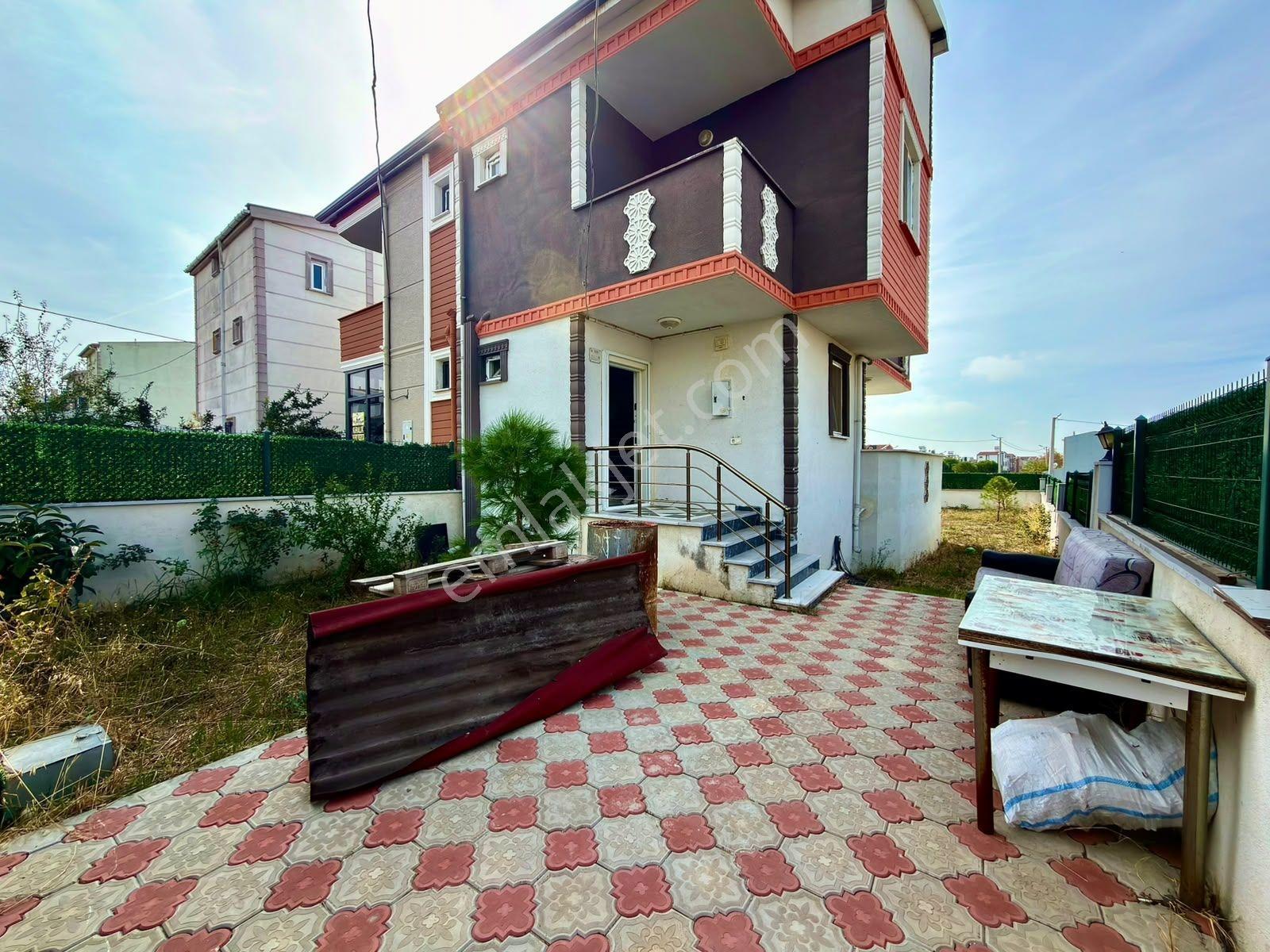 Kartallar-220m² İçerisinde Büyük Bahçeli E5e Yakın Fırsat Yazlık — fotoğraf 8