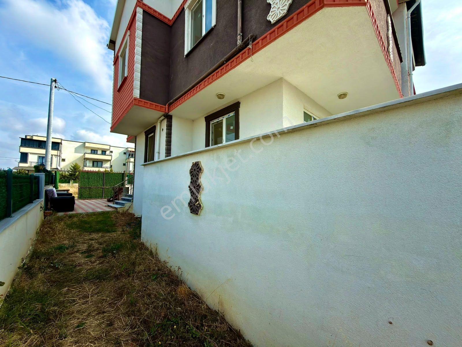 Kartallar-220m² İçerisinde Büyük Bahçeli E5e Yakın Fırsat Yazlık — fotoğraf 9