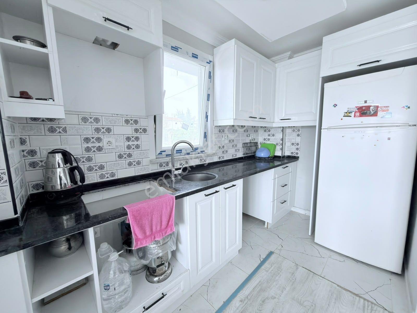 Kartallar-220m² İçerisinde Büyük Bahçeli E5e Yakın Fırsat Yazlık — fotoğraf 12