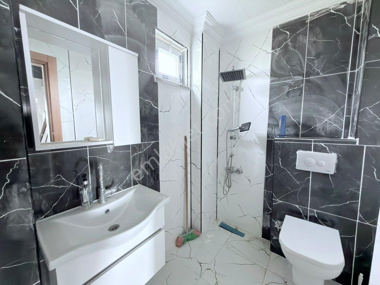 Kartallar-220m² İçerisinde Büyük Bahçeli E5e Yakın Fırsat Yazlık — fotoğraf 13