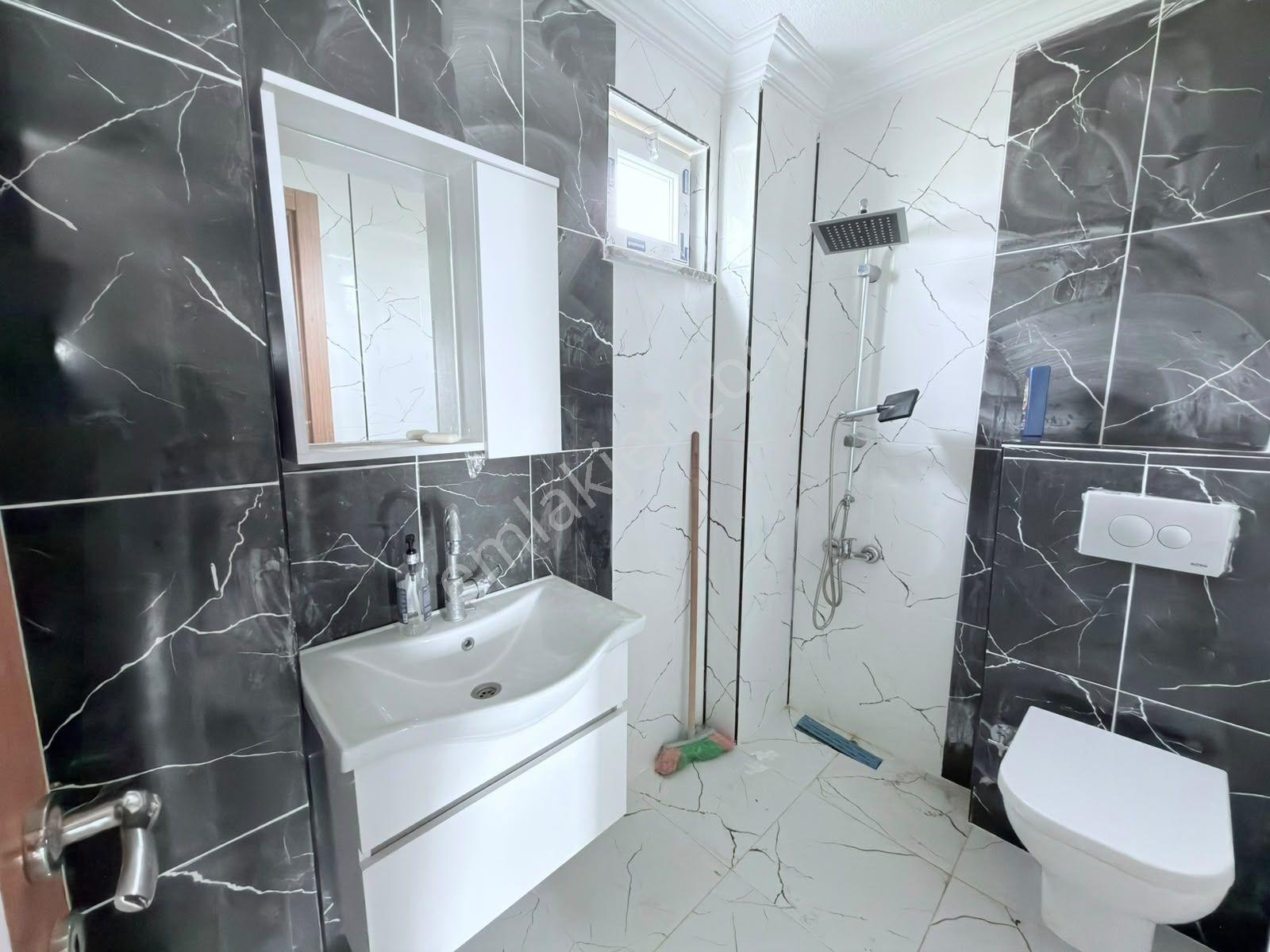 Kartallar-220m² İçerisinde Büyük Bahçeli E5e Yakın Fırsat Yazlık — fotoğraf 15