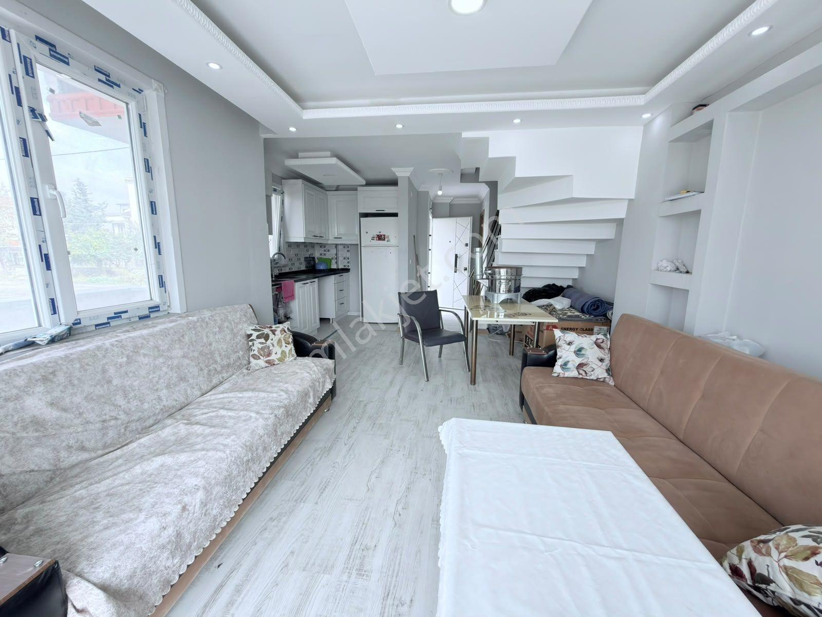 Kartallar-220m² İçerisinde Büyük Bahçeli E5e Yakın Fırsat Yazlık — fotoğraf 24
