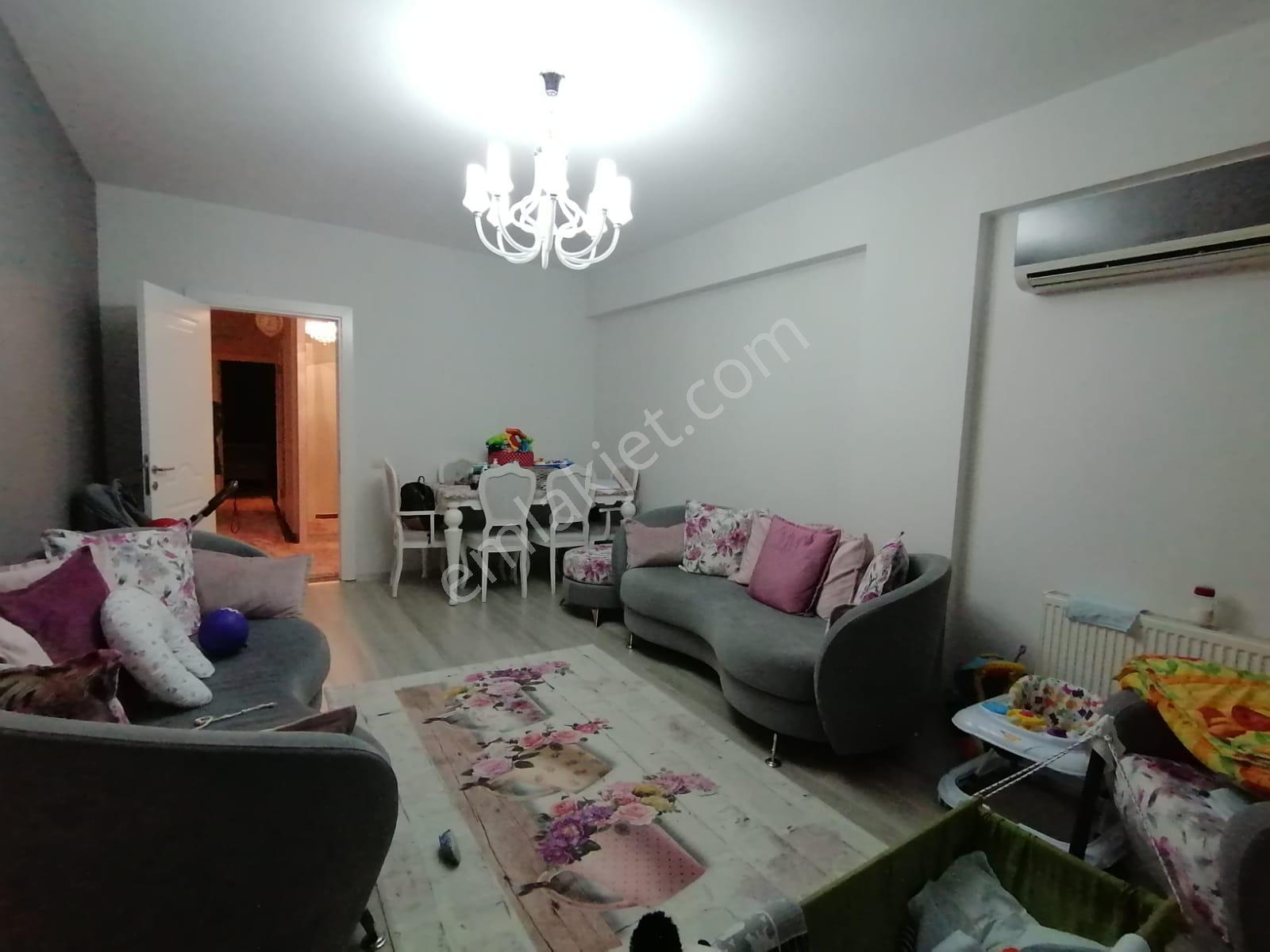 Han Emlak'Tan Menderes Mah'De Site İçi Satılık 3+1 Daire