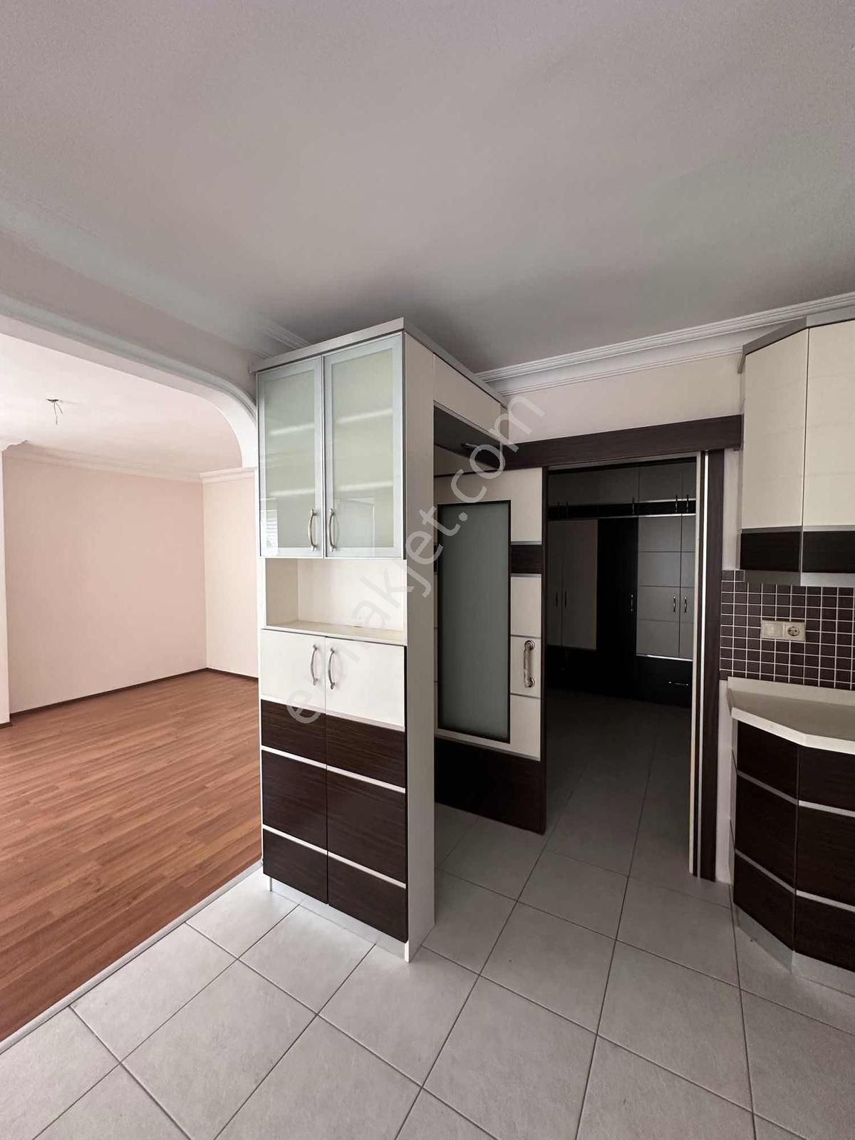 Meydankavağı Geniş Aydınlık 3 + 1 — fotoğraf 2
