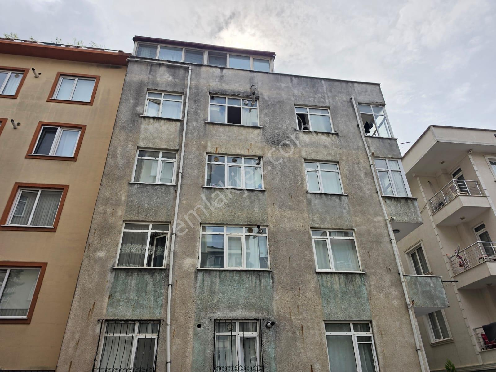 Ümraniye Çakmak Mahallesi 2+1 Satılık Fırsat Daire