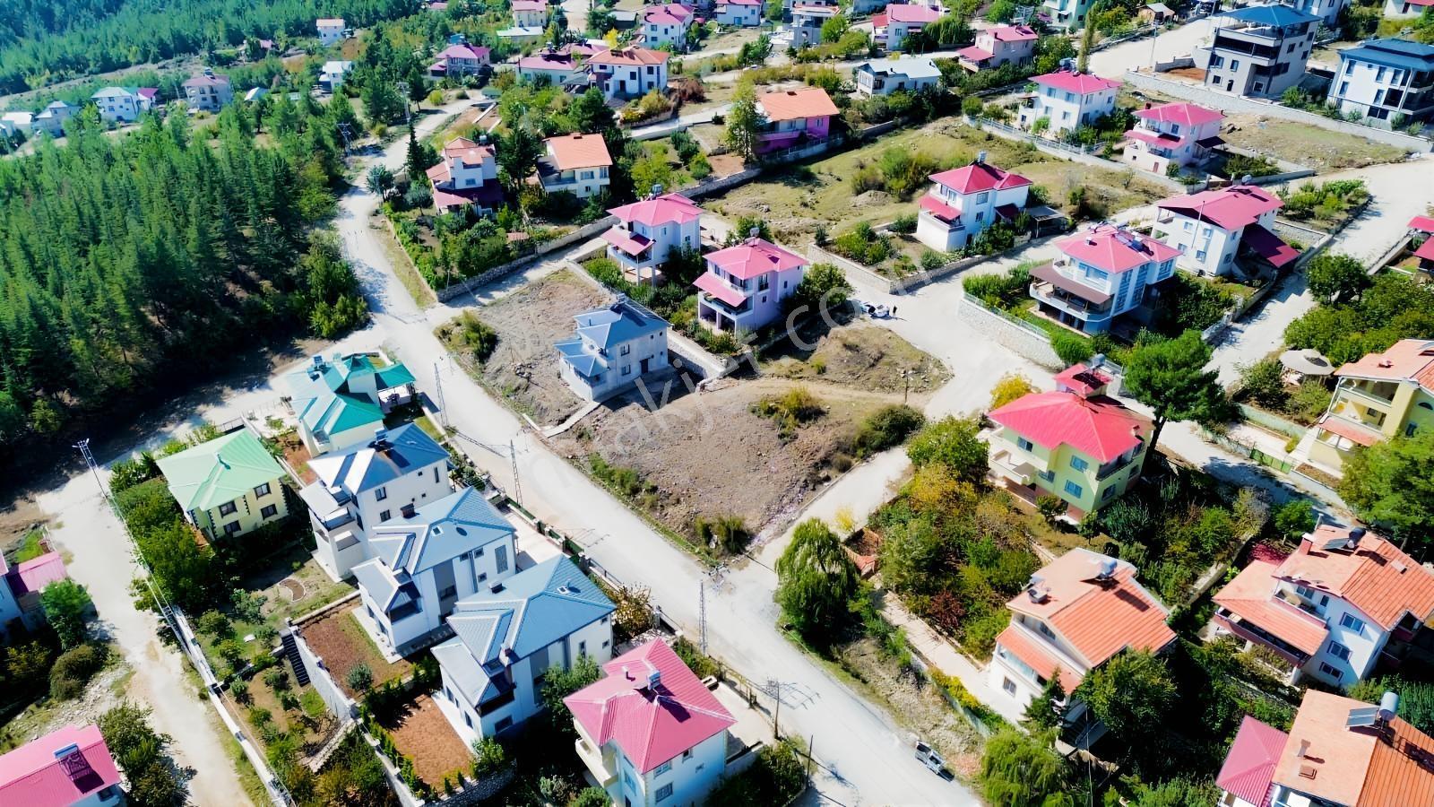 Arveden Mersin Ayvagediği De Değerli Konumda Satılık Köşe Parse — fotoğraf 2
