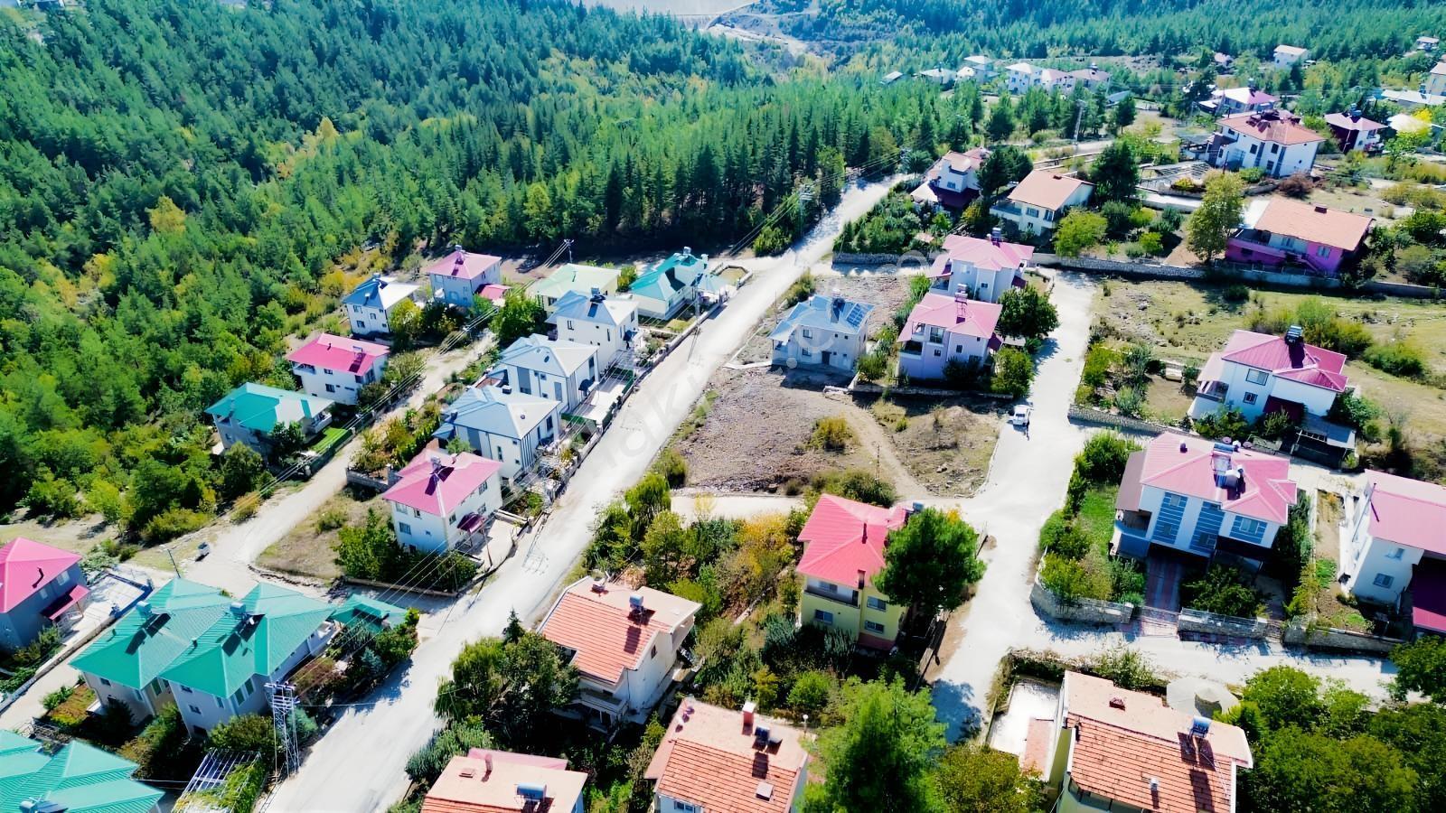 Arveden Mersin Ayvagediği De Değerli Konumda Satılık Köşe Parse — fotoğraf 3