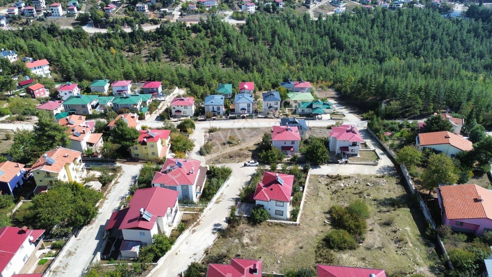 Arveden Mersin Ayvagediği De Değerli Konumda Satılık Köşe Parse — fotoğraf 7