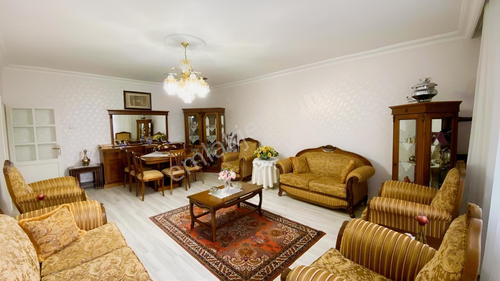 Ümit Emlak|eski Devlet Hastanesi Altı 3+1 Ara Kat 165m2 — fotoğraf 3