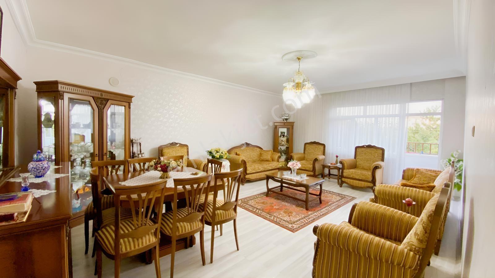 Ümit Emlak|eski Devlet Hastanesi Altı 3+1 Ara Kat 165m2 — fotoğraf 4