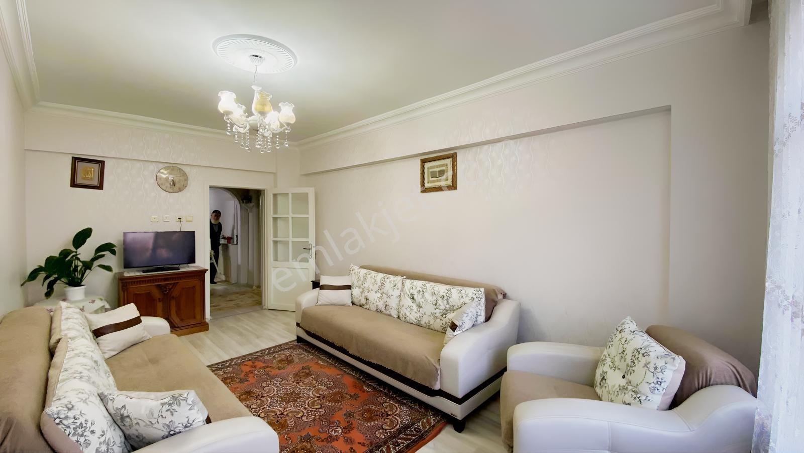 Ümit Emlak|eski Devlet Hastanesi Altı 3+1 Ara Kat 165m2 — fotoğraf 7