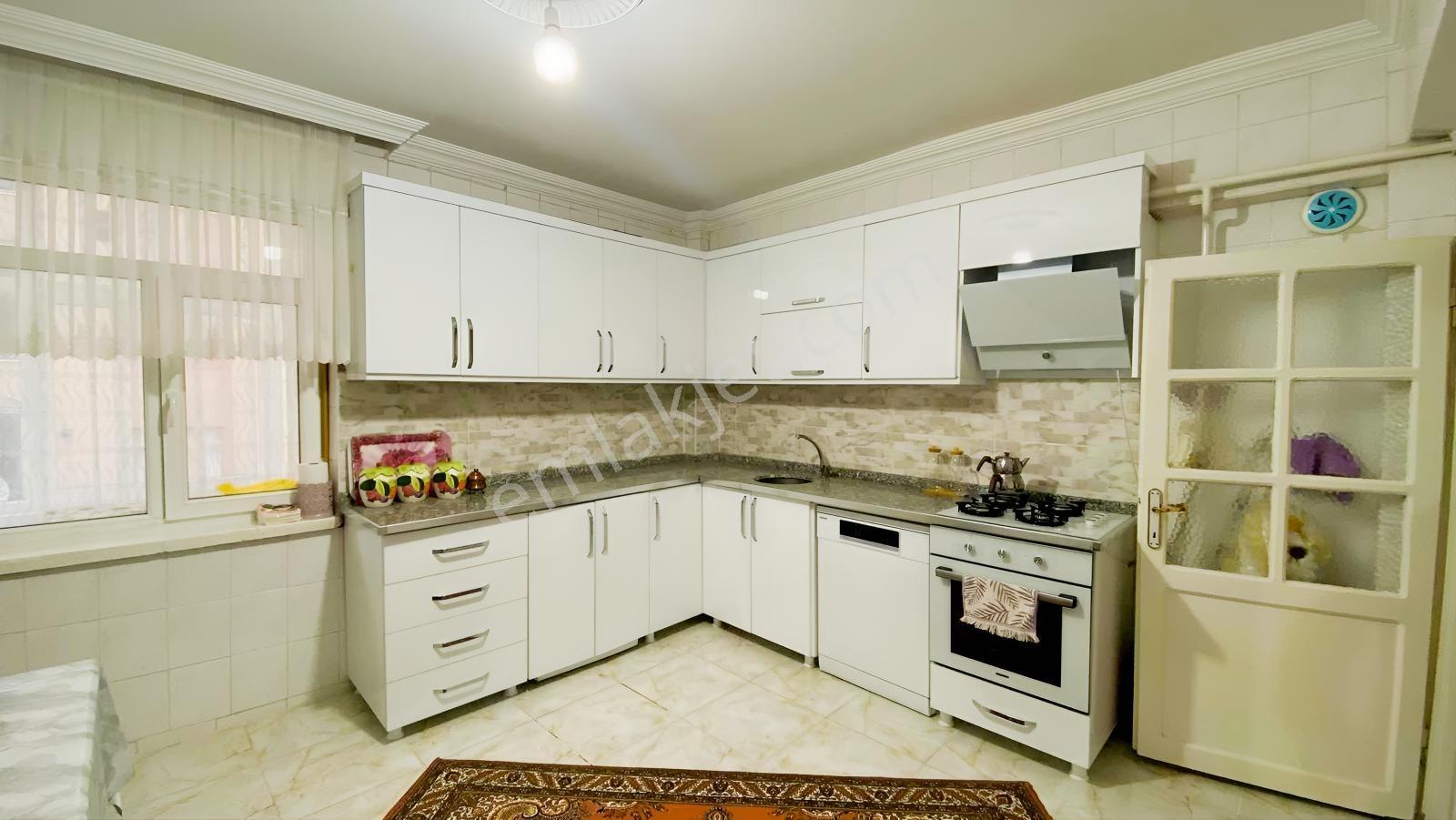 Ümit Emlak|eski Devlet Hastanesi Altı 3+1 Ara Kat 165m2 — fotoğraf 12