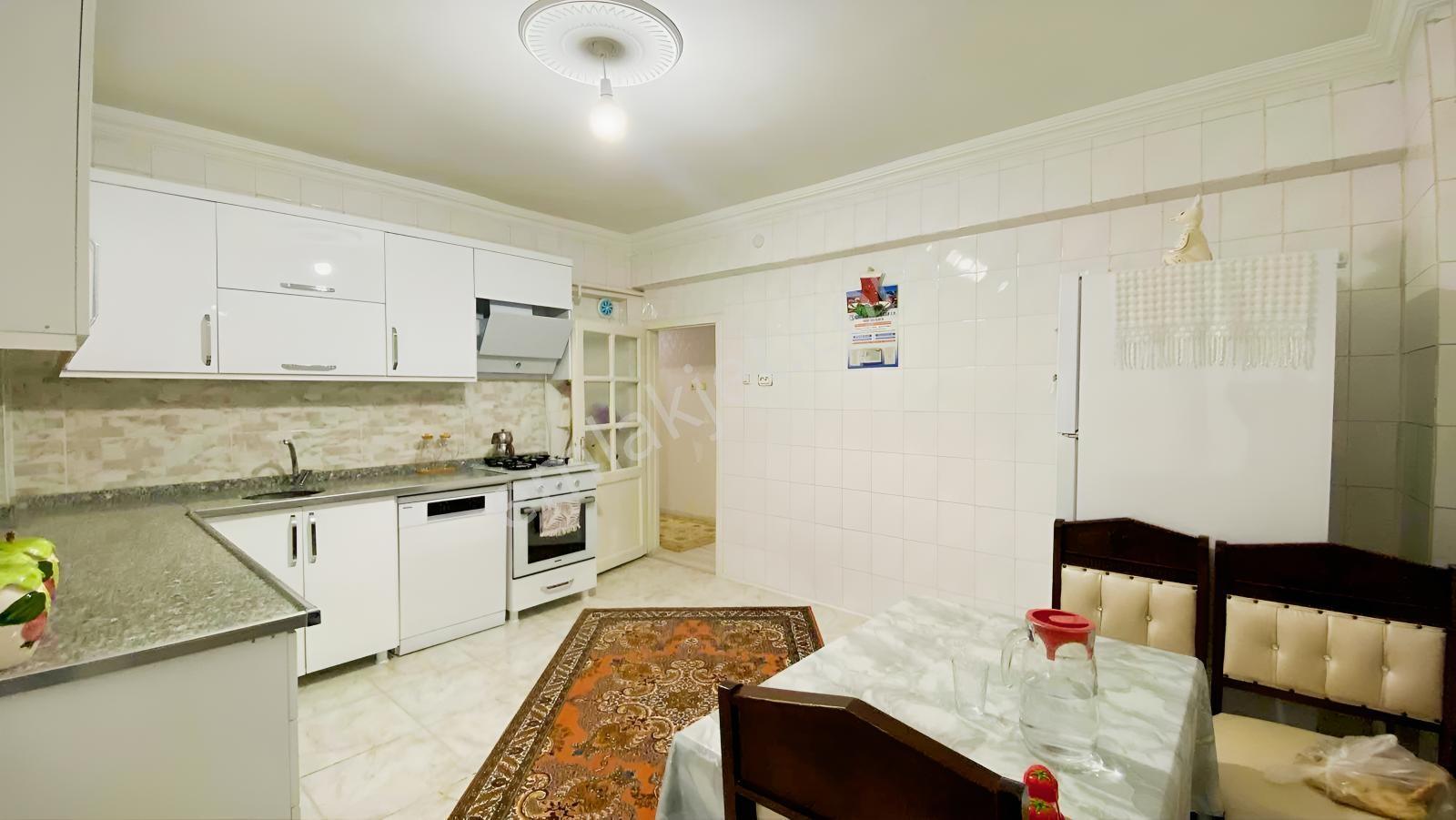 Ümit Emlak|eski Devlet Hastanesi Altı 3+1 Ara Kat 165m2 — fotoğraf 13