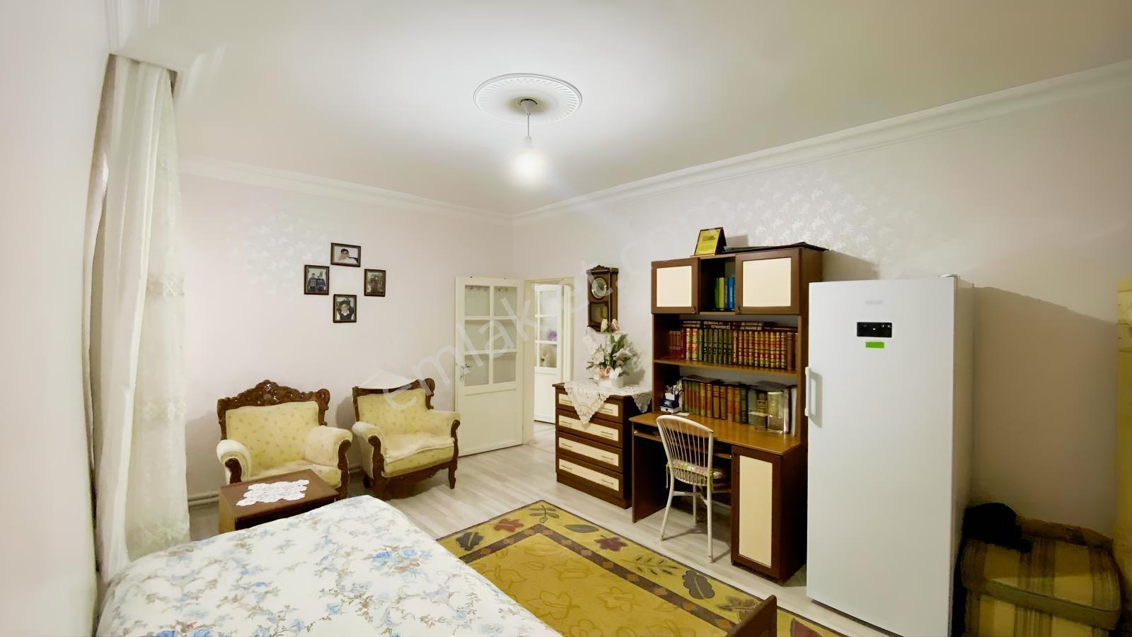 Ümit Emlak|eski Devlet Hastanesi Altı 3+1 Ara Kat 165m2 — fotoğraf 17