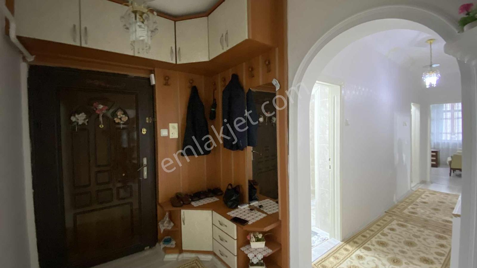 Ümit Emlak|eski Devlet Hastanesi Altı 3+1 Ara Kat 165m2 — fotoğraf 23