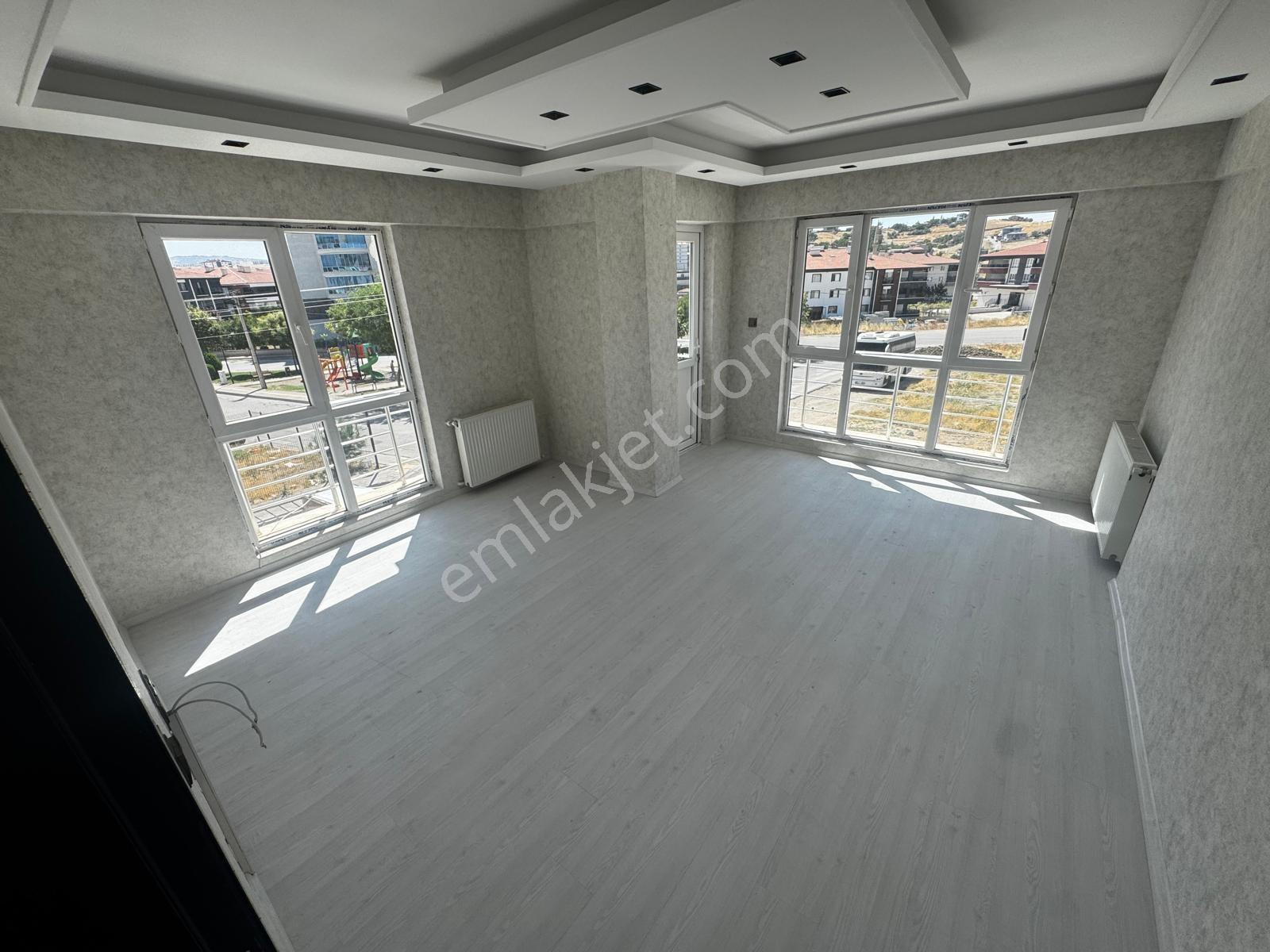 Malazgirt Mah. 3+1 Salon Bağımsız Ara Katta Ön Cephe Daire — fotoğraf 5