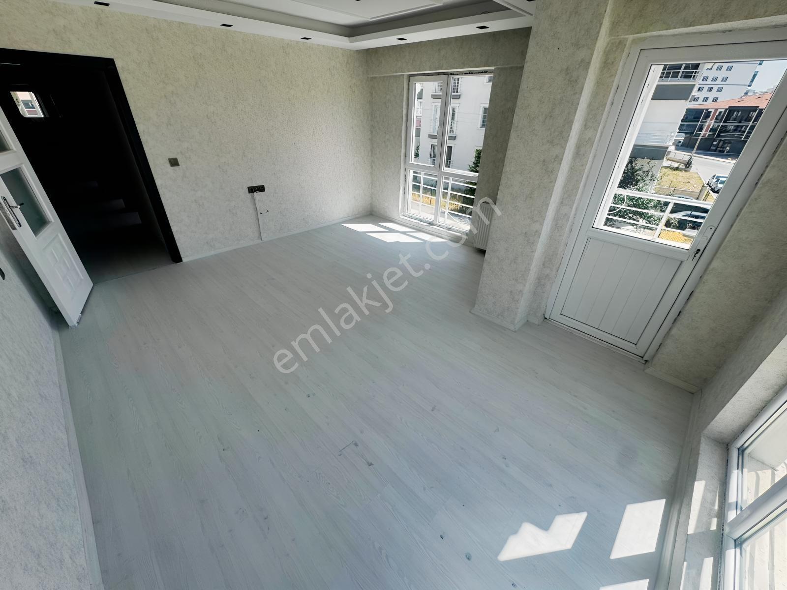 Malazgirt Mah. 3+1 Salon Bağımsız Ara Katta Ön Cephe Daire — fotoğraf 7