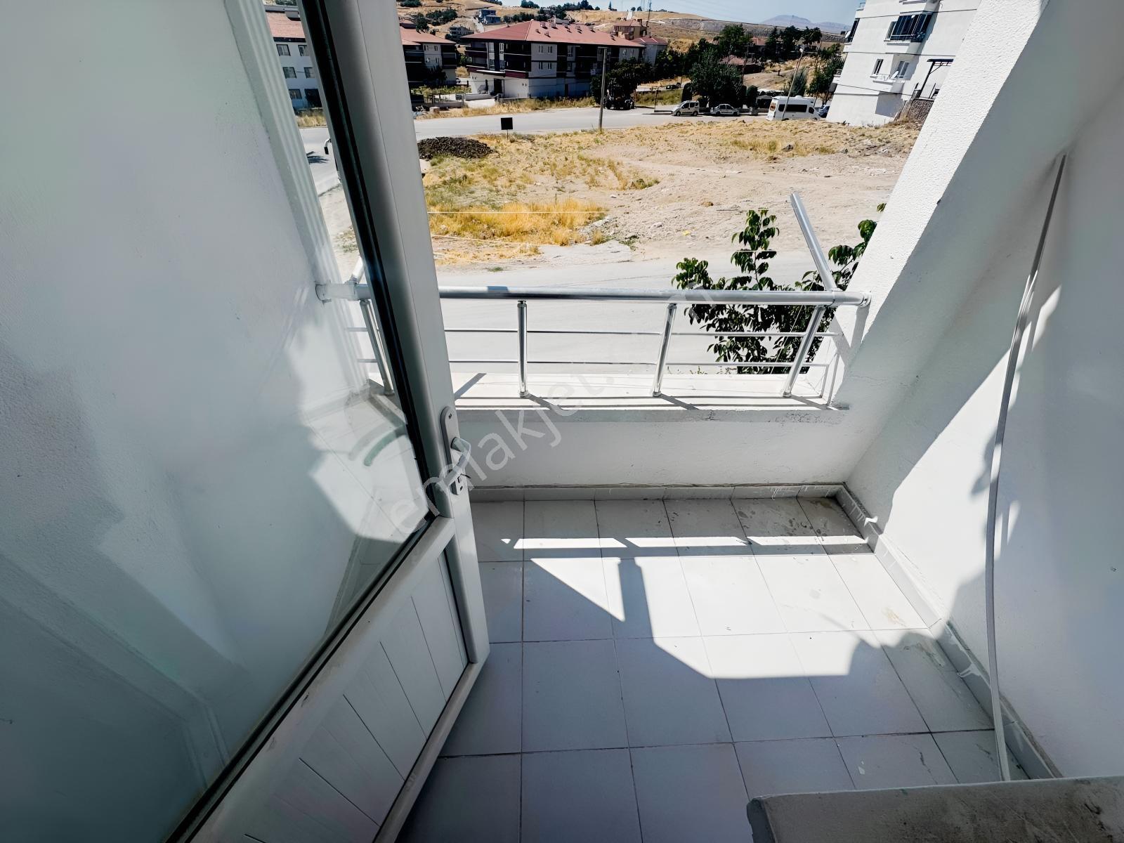 Malazgirt Mah. 3+1 Salon Bağımsız Ara Katta Ön Cephe Daire — fotoğraf 19
