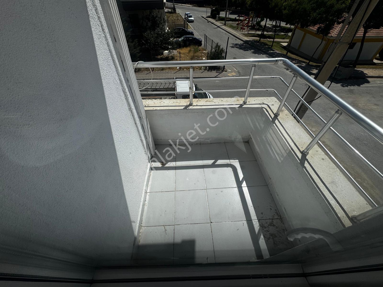 Malazgirt Mah. 3+1 Salon Bağımsız Ara Katta Ön Cephe Daire — fotoğraf 20