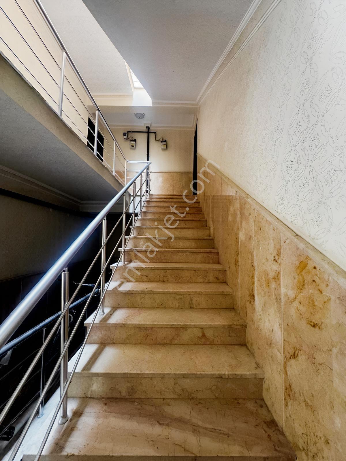 Malazgirt Mah. 3+1 Salon Bağımsız Ara Katta Ön Cephe Daire — fotoğraf 21