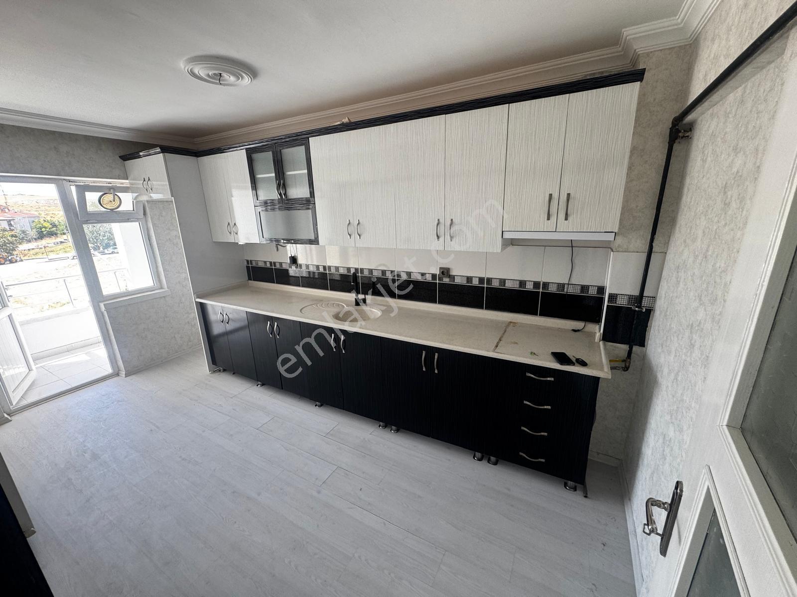 Malazgirt Mah. 3+1 Salon Bağımsız Ara Katta Ön Cephe Daire — fotoğraf 23