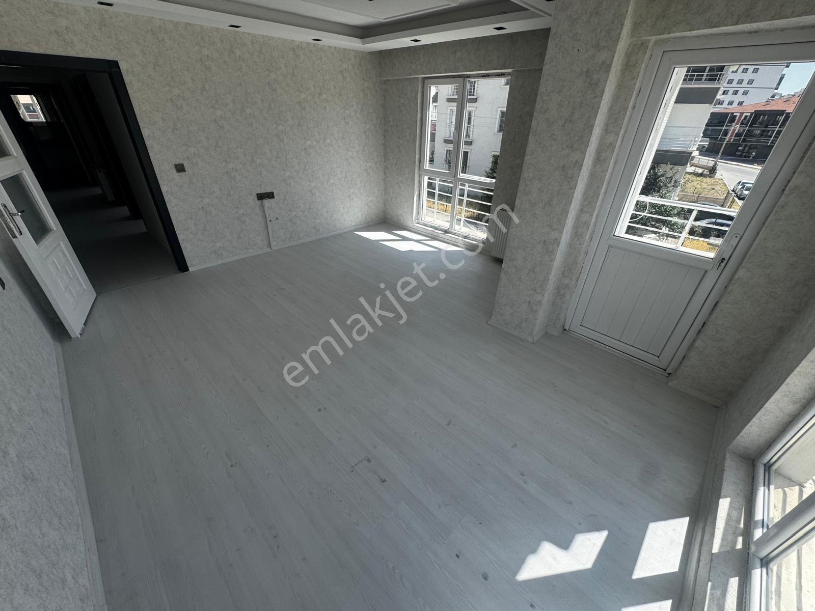 Malazgirt Mah. 3+1 Salon Bağımsız Ara Katta Ön Cephe Daire — fotoğraf 28