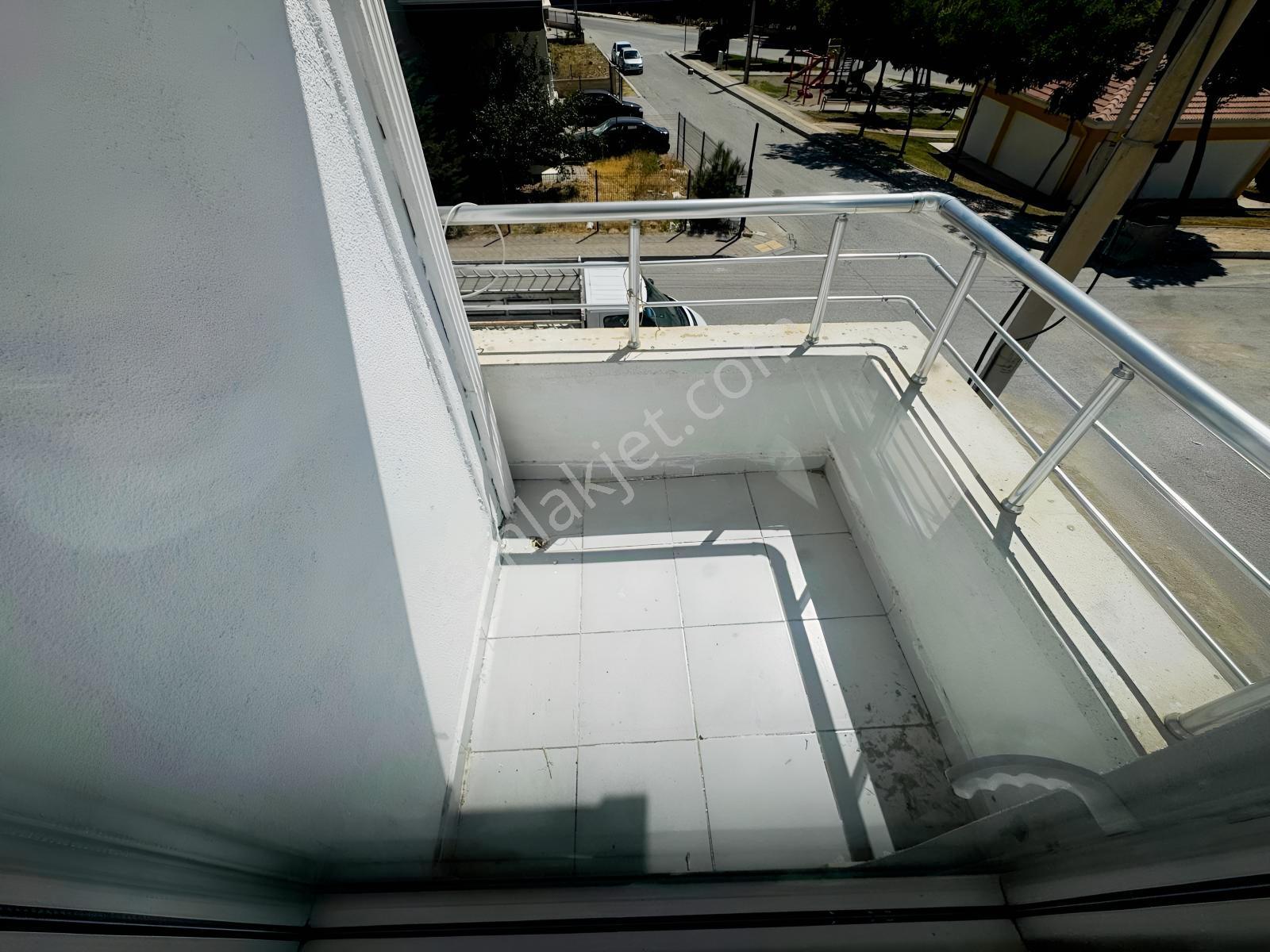 Malazgirt Mah. 3+1 Salon Bağımsız Ara Katta Ön Cephe Daire — fotoğraf 29