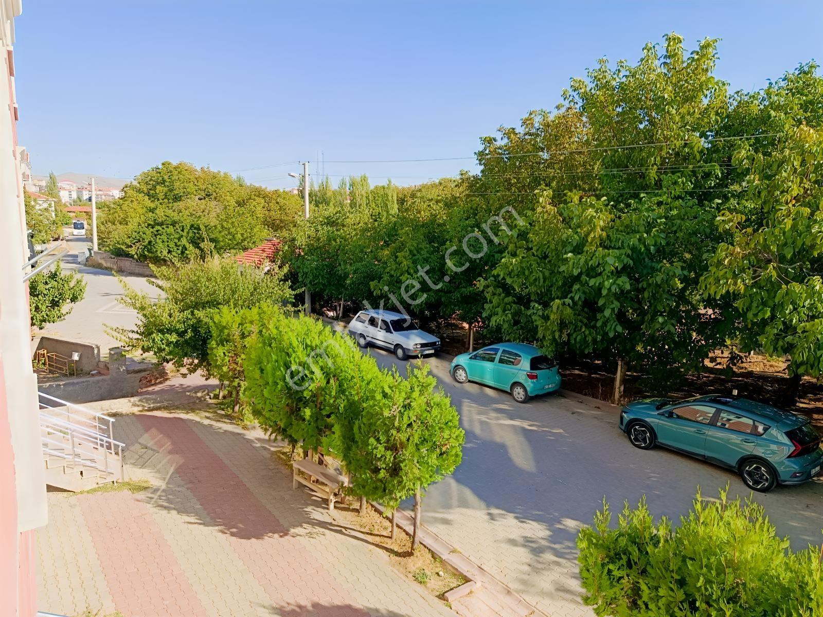 Yenicede Güney Cepheli Giriş Üstü 3+1 Satılık Daire — fotoğraf 6