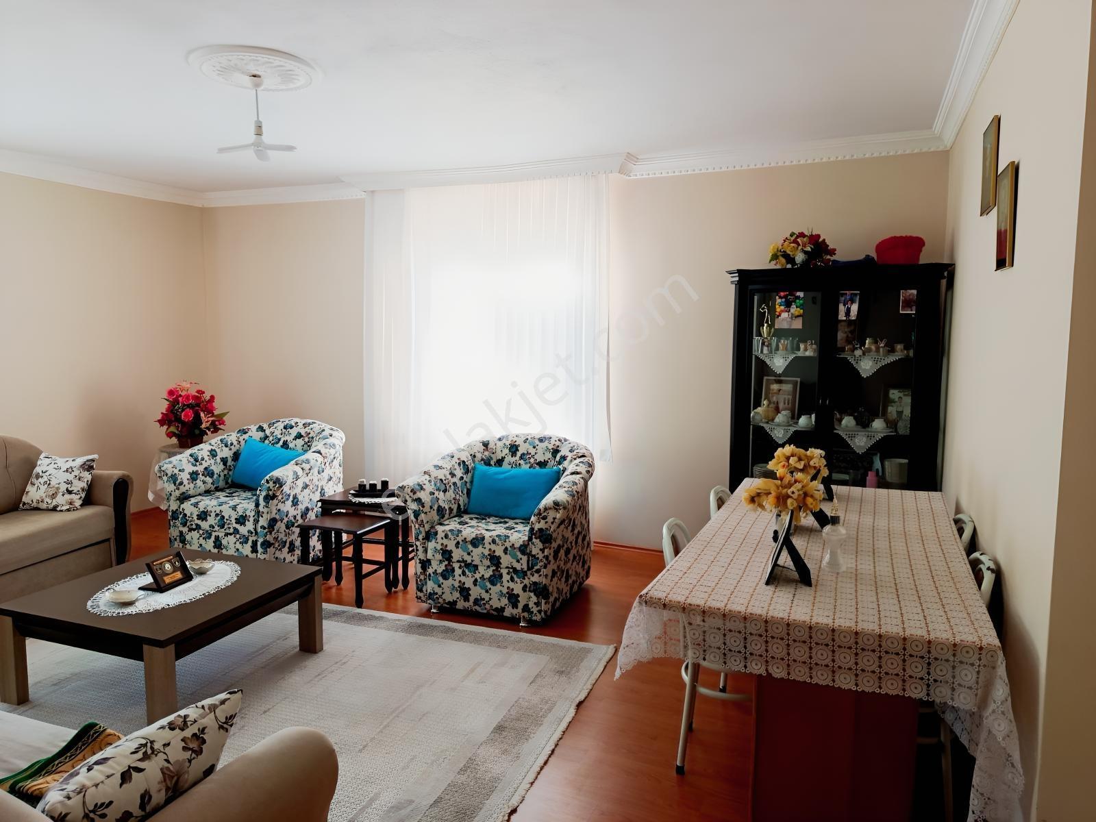 Yenicede Güney Cepheli Giriş Üstü 3+1 Satılık Daire — fotoğraf 8