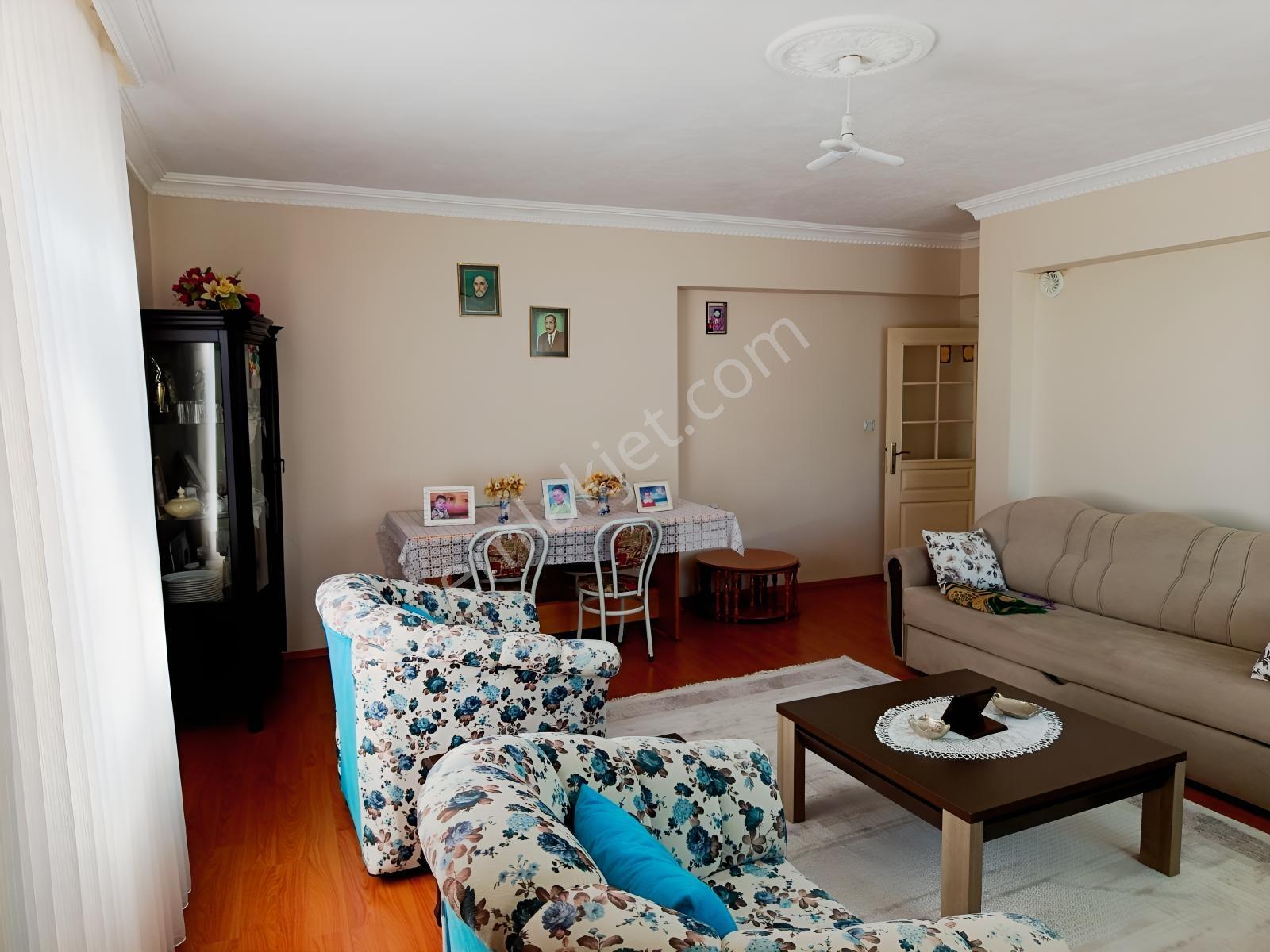Yenicede Güney Cepheli Giriş Üstü 3+1 Satılık Daire — fotoğraf 11
