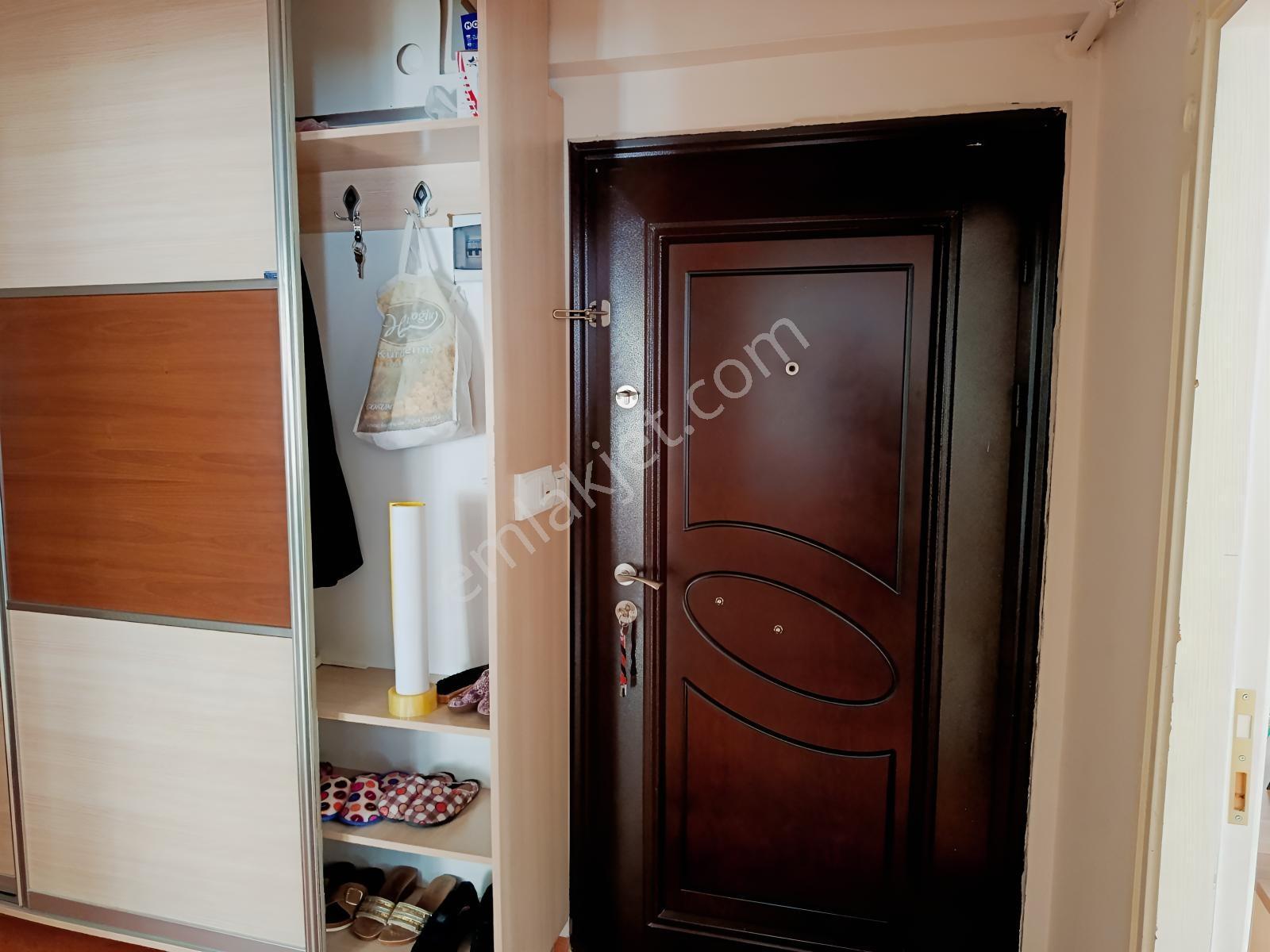 Yenicede Güney Cepheli Giriş Üstü 3+1 Satılık Daire — fotoğraf 12