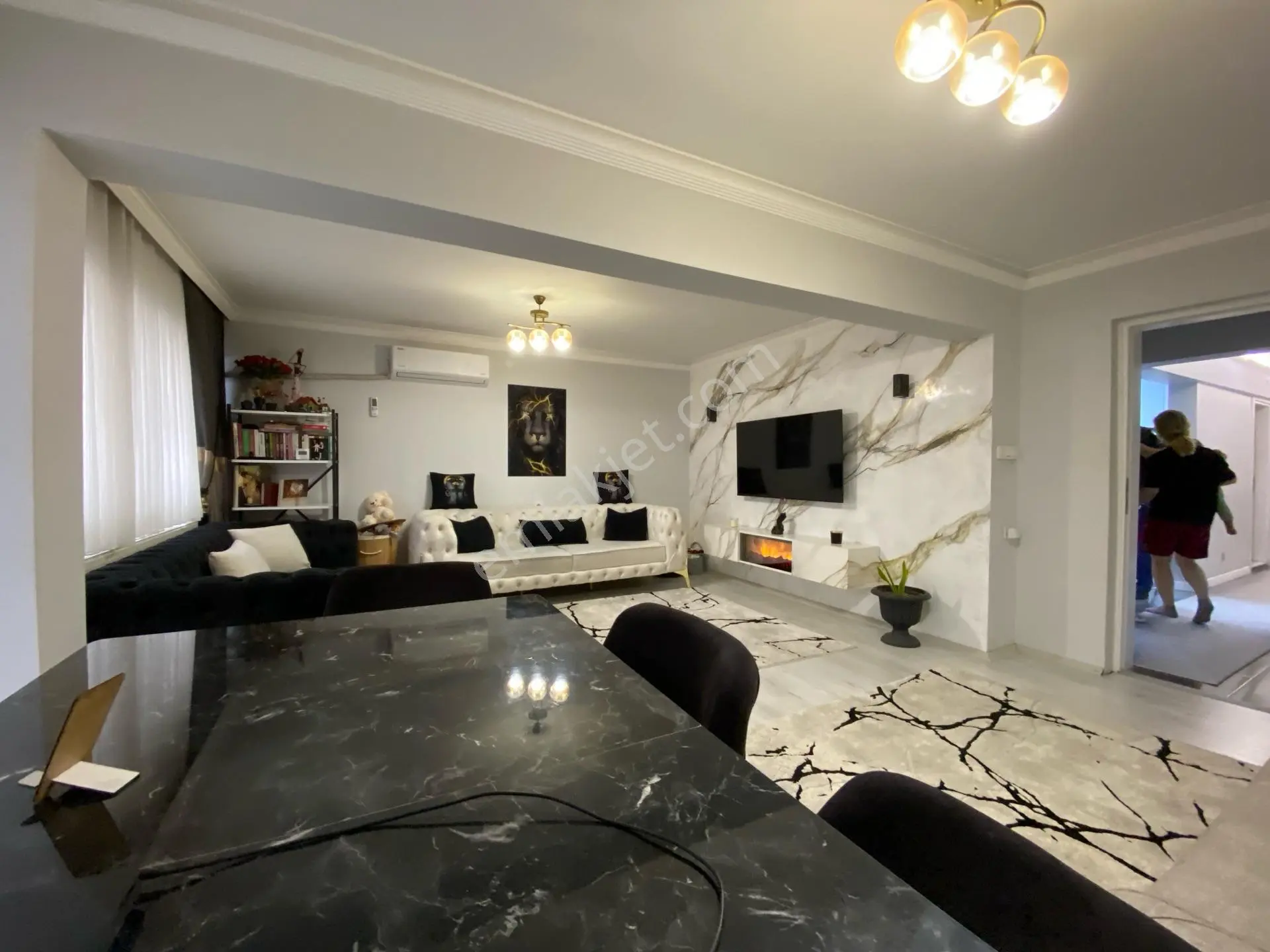 Akalından Geniş 2+1 Metro Yakını Satılık Full Bakımlı Daire — fotoğraf 5