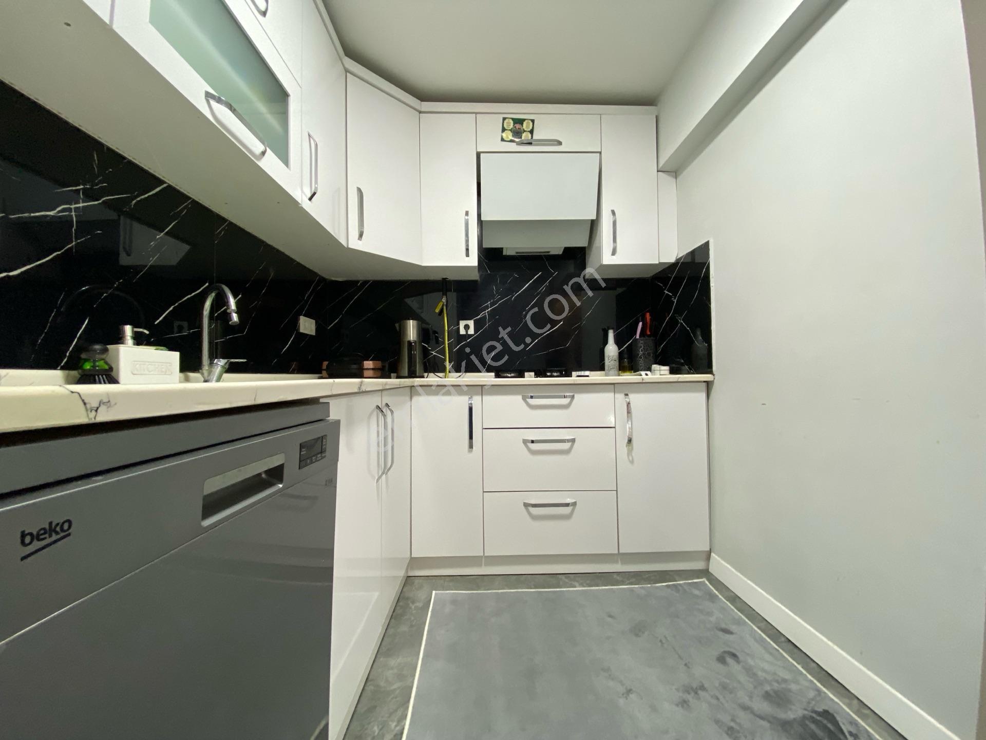 Akalından Geniş 2+1 Metro Yakını Satılık Full Bakımlı Daire — fotoğraf 16