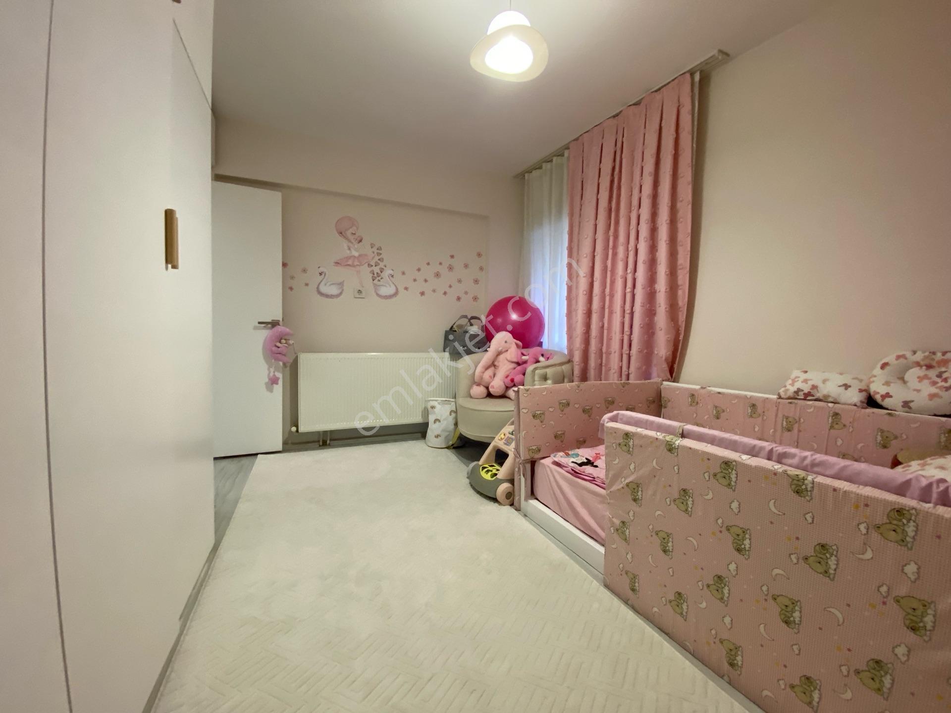 Akalından Geniş 2+1 Metro Yakını Satılık Full Bakımlı Daire — fotoğraf 33