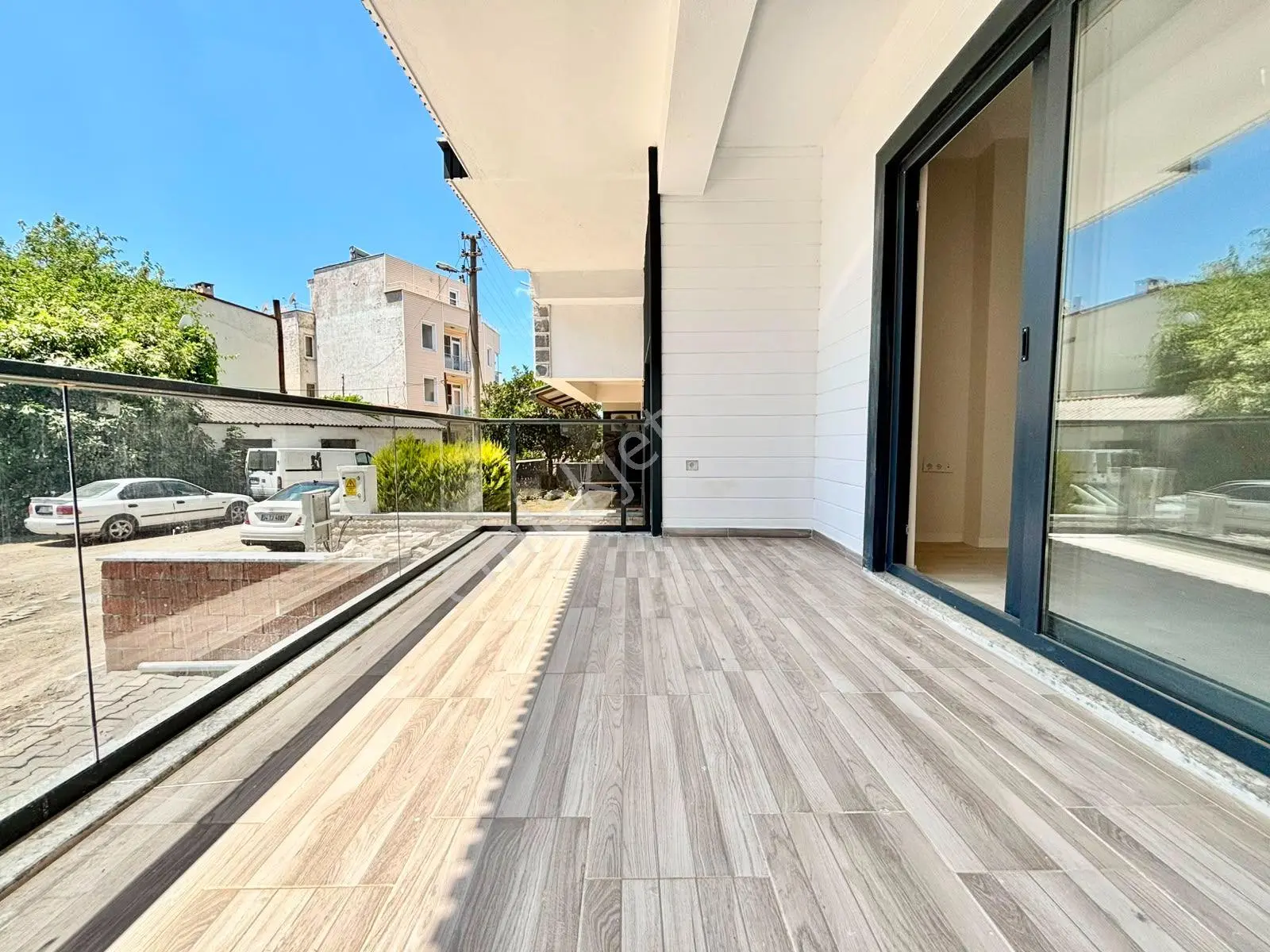 ꧁ay Emlaktan꧂akçay Güre Arasında Muhteşem Konumlu Bahçe Kullanımlı 2+1 Lüks Daire — fotoğraf 2
