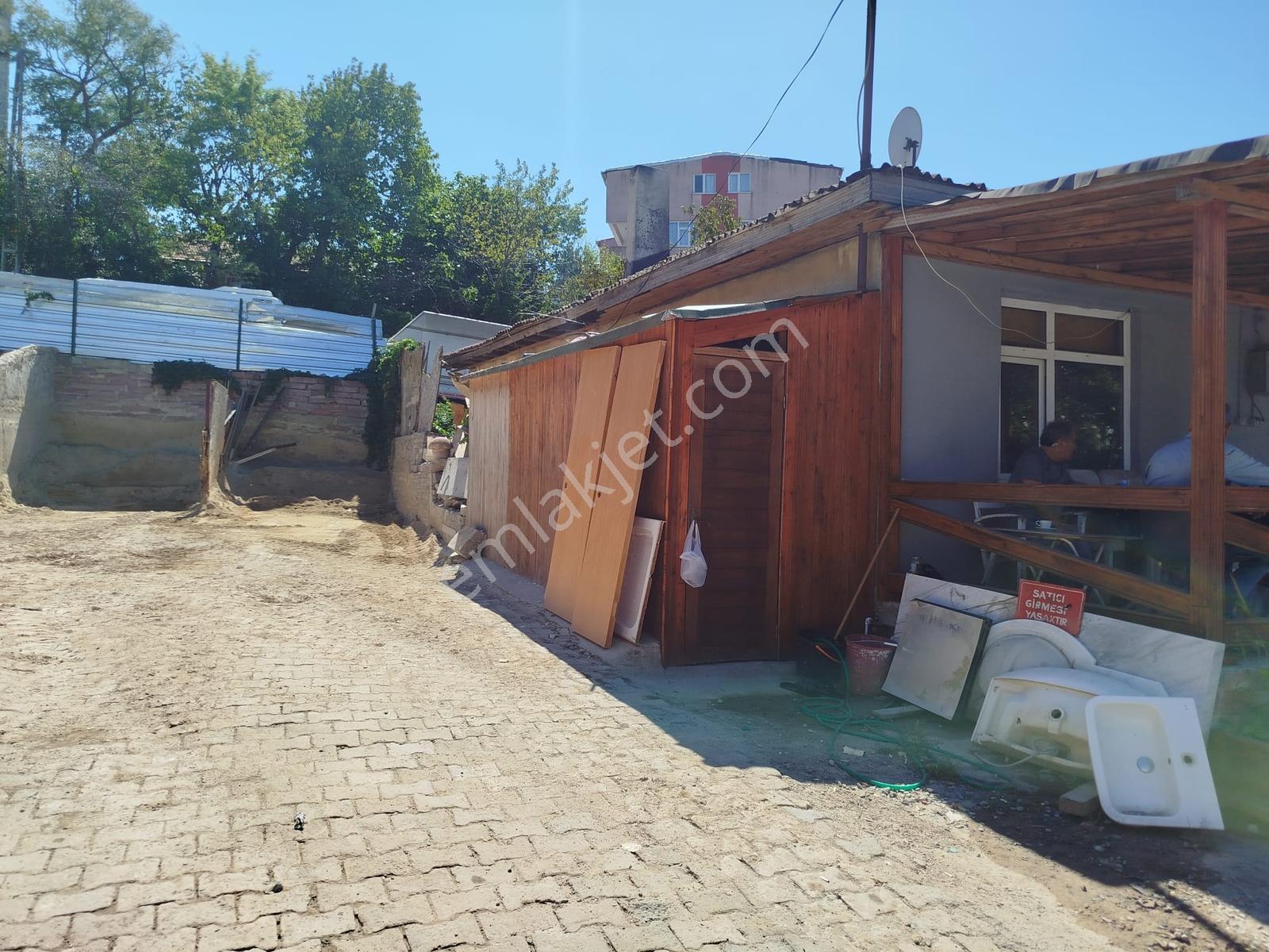 800 M2 Bahçeli Müstakil Satılık Ev — fotoğraf 2