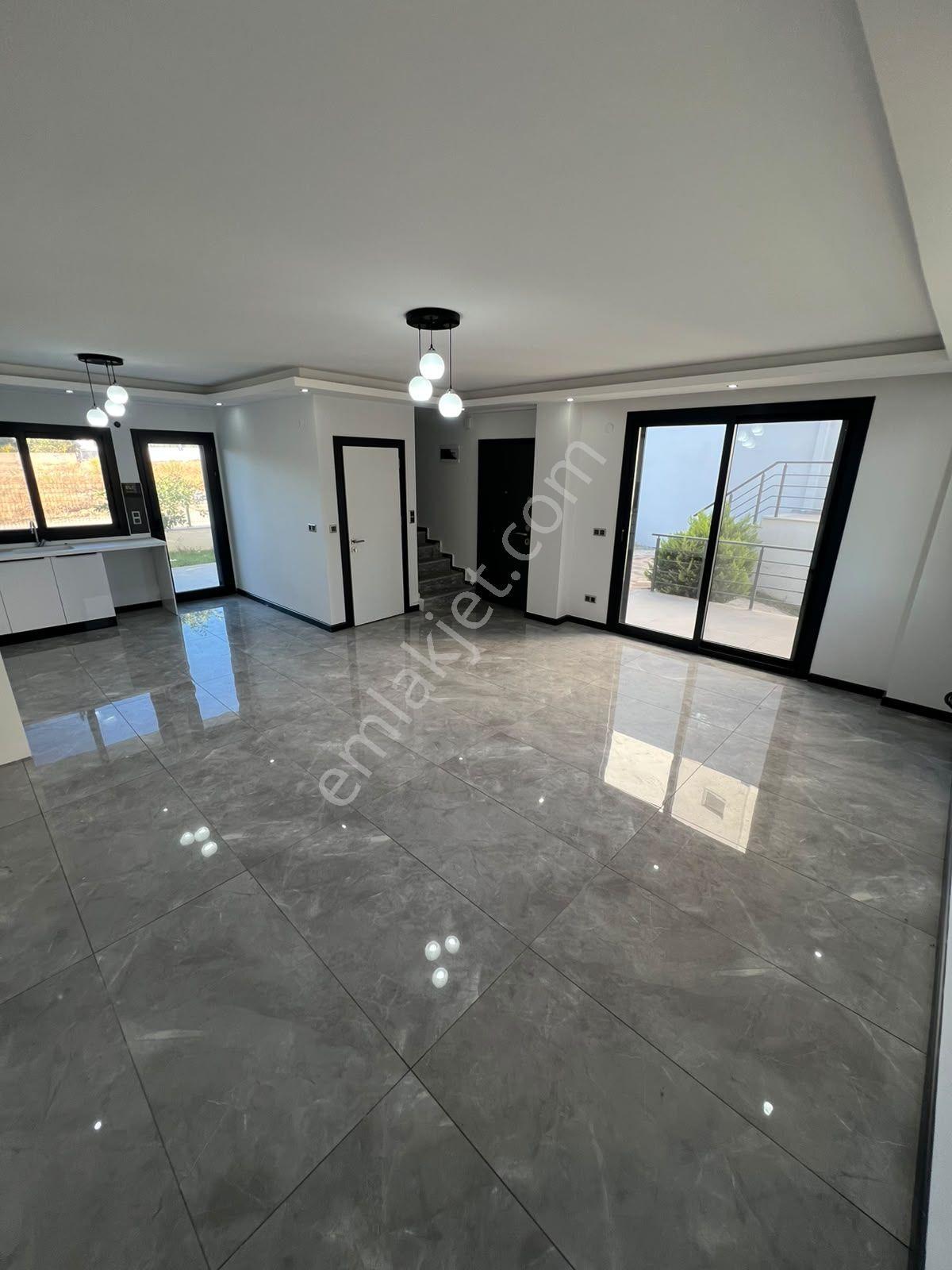Aydın Didimde Havuzlu Satılık 3+1 Villa — fotoğraf 11