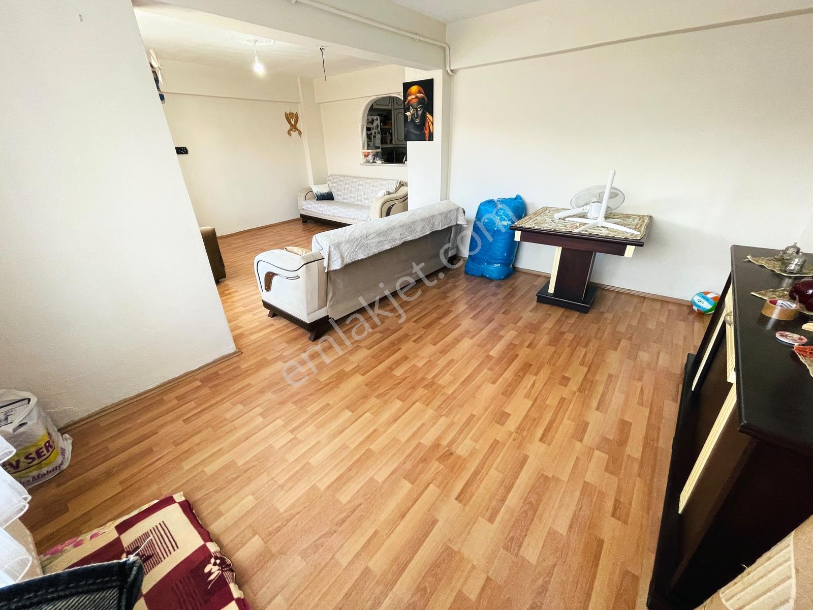 Özkan'dan Merkezi Konumda Ara-kat 110 M² 2+1 Satılık Daire — fotoğraf 2