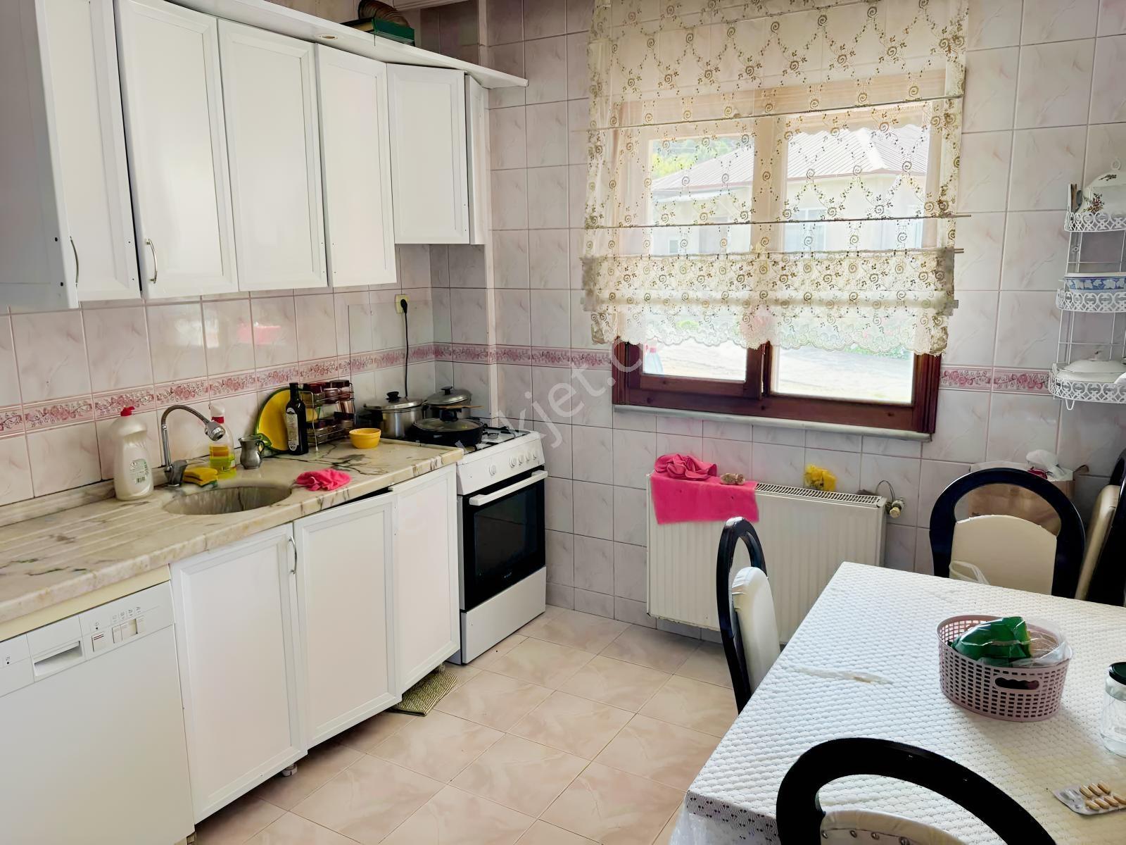 Mana Gayrimenkulden | Çileklide 1.338 M² Müstakil Ev — fotoğraf 4