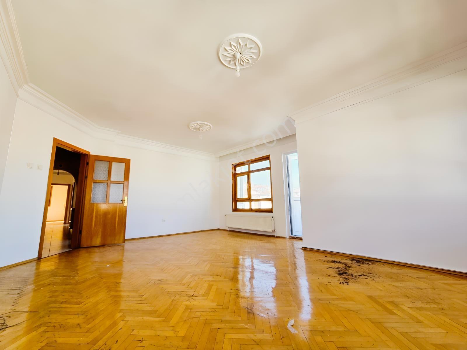 Çankaya Öveçler'de 330m² Dubleks 6+1,otoparklı Ve Boyalı Dubleks — fotoğraf 3
