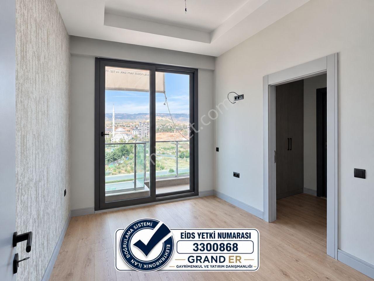 Mersin Yenişehir 50. Yıl Mah. Satılık 4+1 Lüks Daire — fotoğraf 12