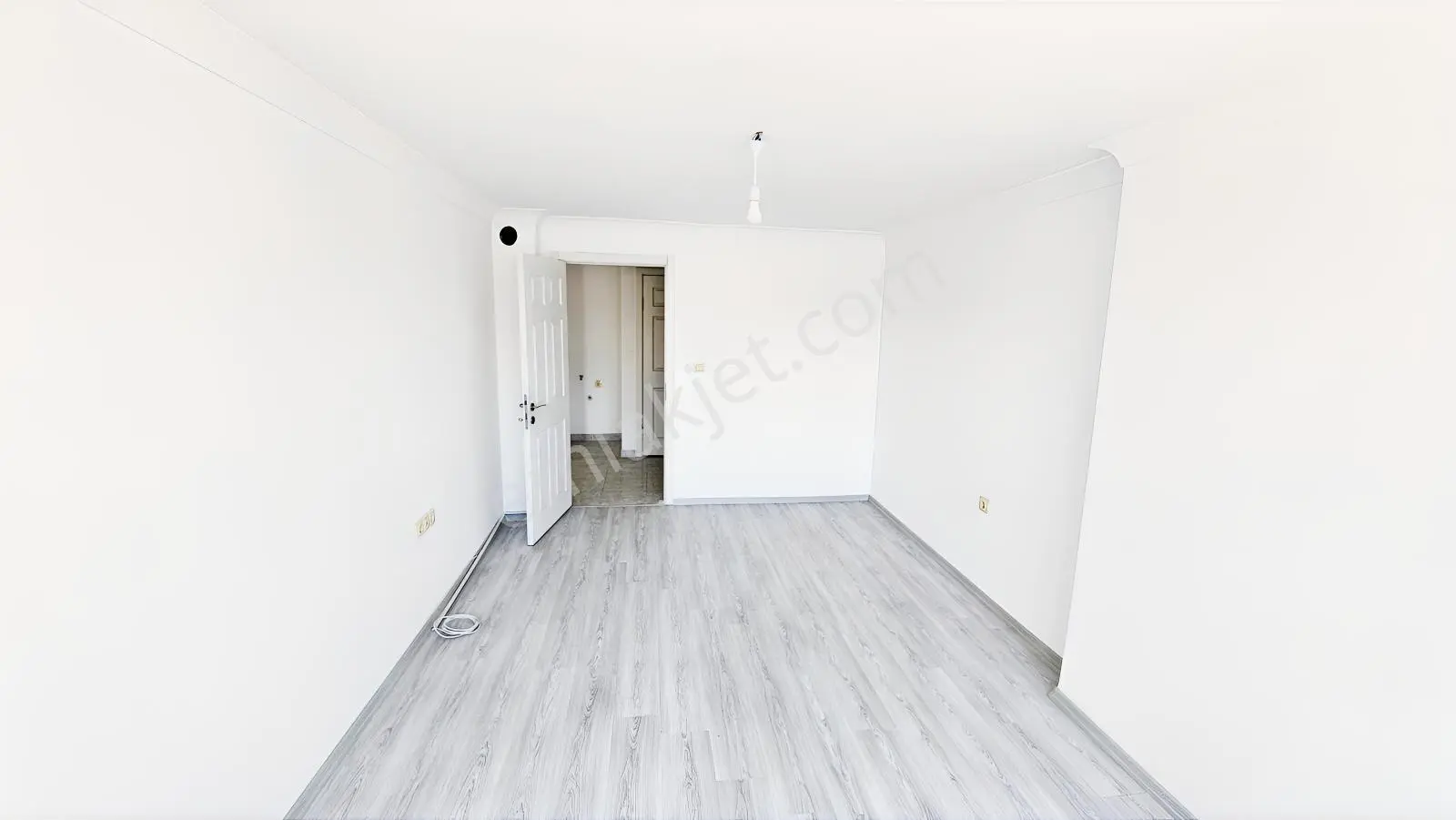 Tuzluçayırda Asansörlü 2. Kat 3+1 Satılık Daire — fotoğraf 2