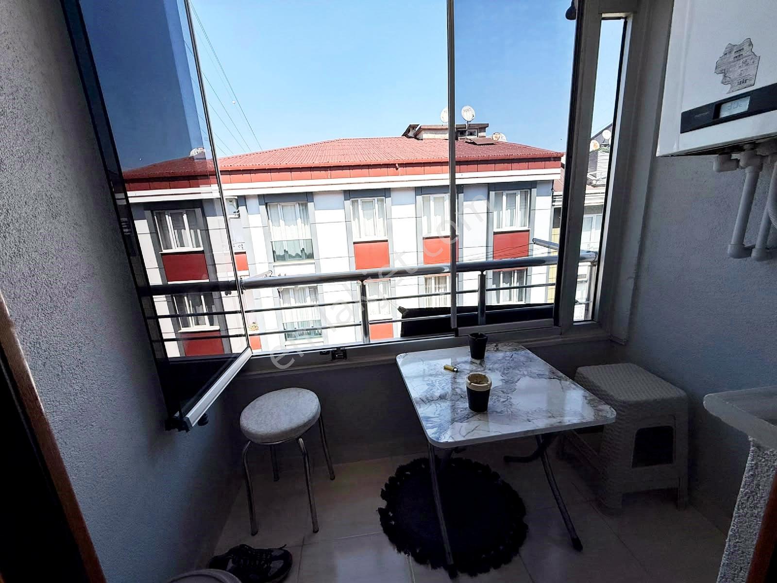 Metrobüse Yürüme Mesafesinde | 100 M² Ferah 2+1 Satılık Daire — fotoğraf 8