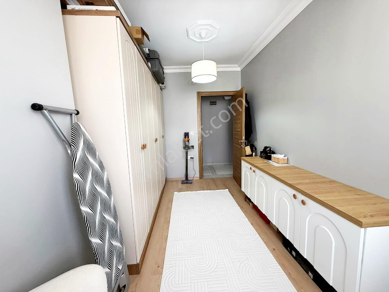 Metrobüse Yürüme Mesafesinde | 100 M² Ferah 2+1 Satılık Daire — fotoğraf 12