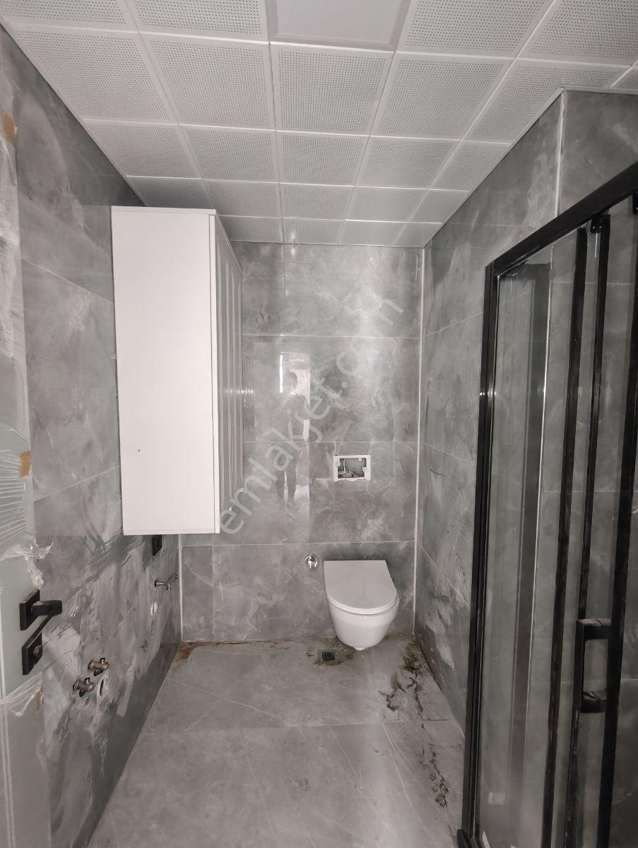Satılık 2.5+1 Lüks Geniş Ferah Ve Havuzlu Daire Dökmetaşta — fotoğraf 23