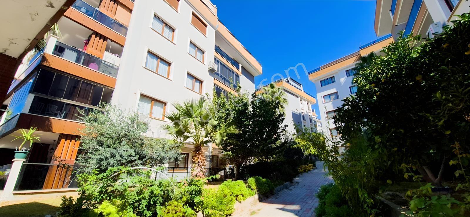 Kuşadası Değırmendere Mh. Royal Class Sitesinde Ebeveyn Banyolu — fotoğraf 2