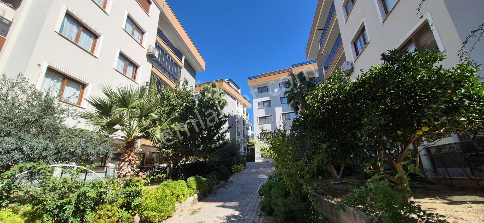 Kuşadası Değırmendere Mh. Royal Class Sitesinde Ebeveyn Banyolu — fotoğraf 3
